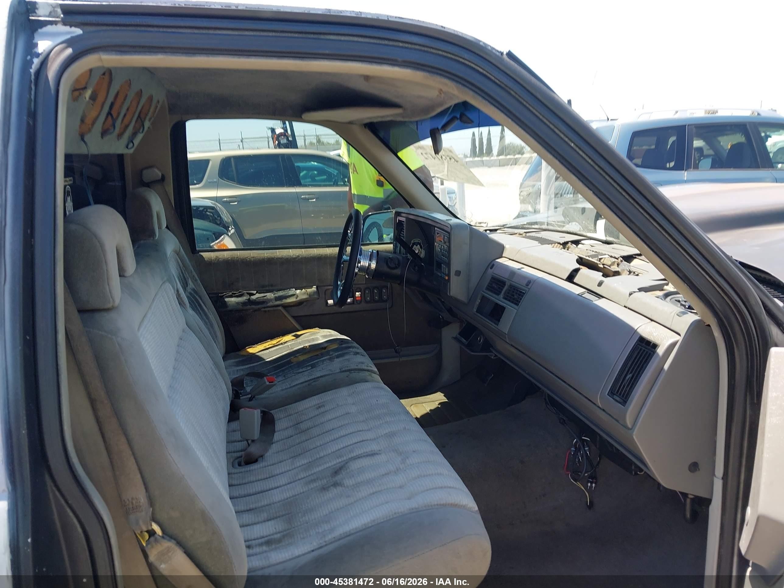 1994 Chevrolet Gmt-400 C1500 Silver vin: 1GCEC14K0RE100968