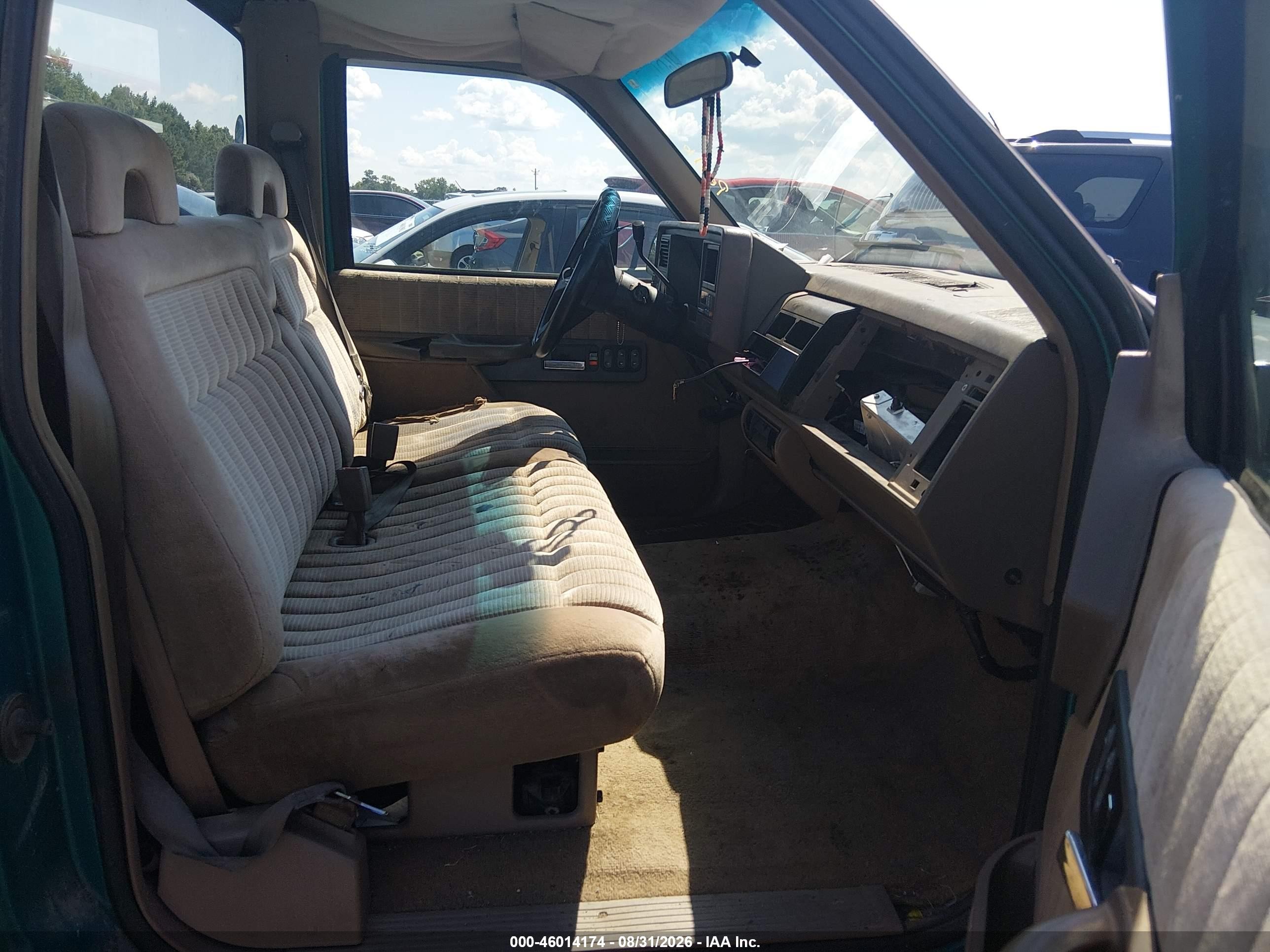 1993 Chevrolet Gmt-400 C1500 Turquoise vin: 1GCEC14K2PE177211
