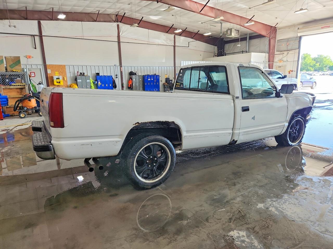 1991 Chevrolet Gmt-400 C1500 White vin: 1GCEC14K6ME172296
