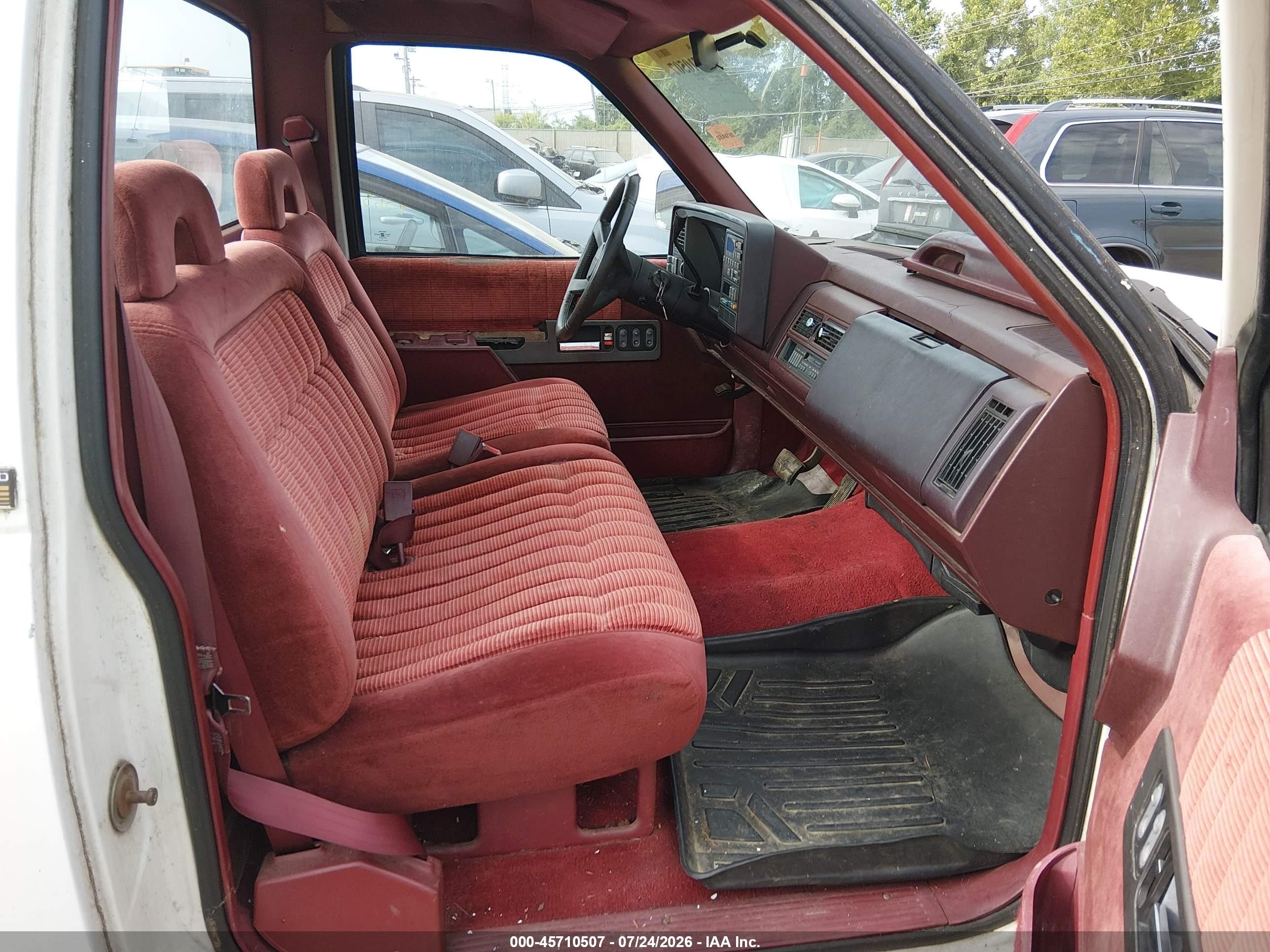 1992 Chevrolet Gmt-400 C1500 White vin: 1GCEC14K6NE138683