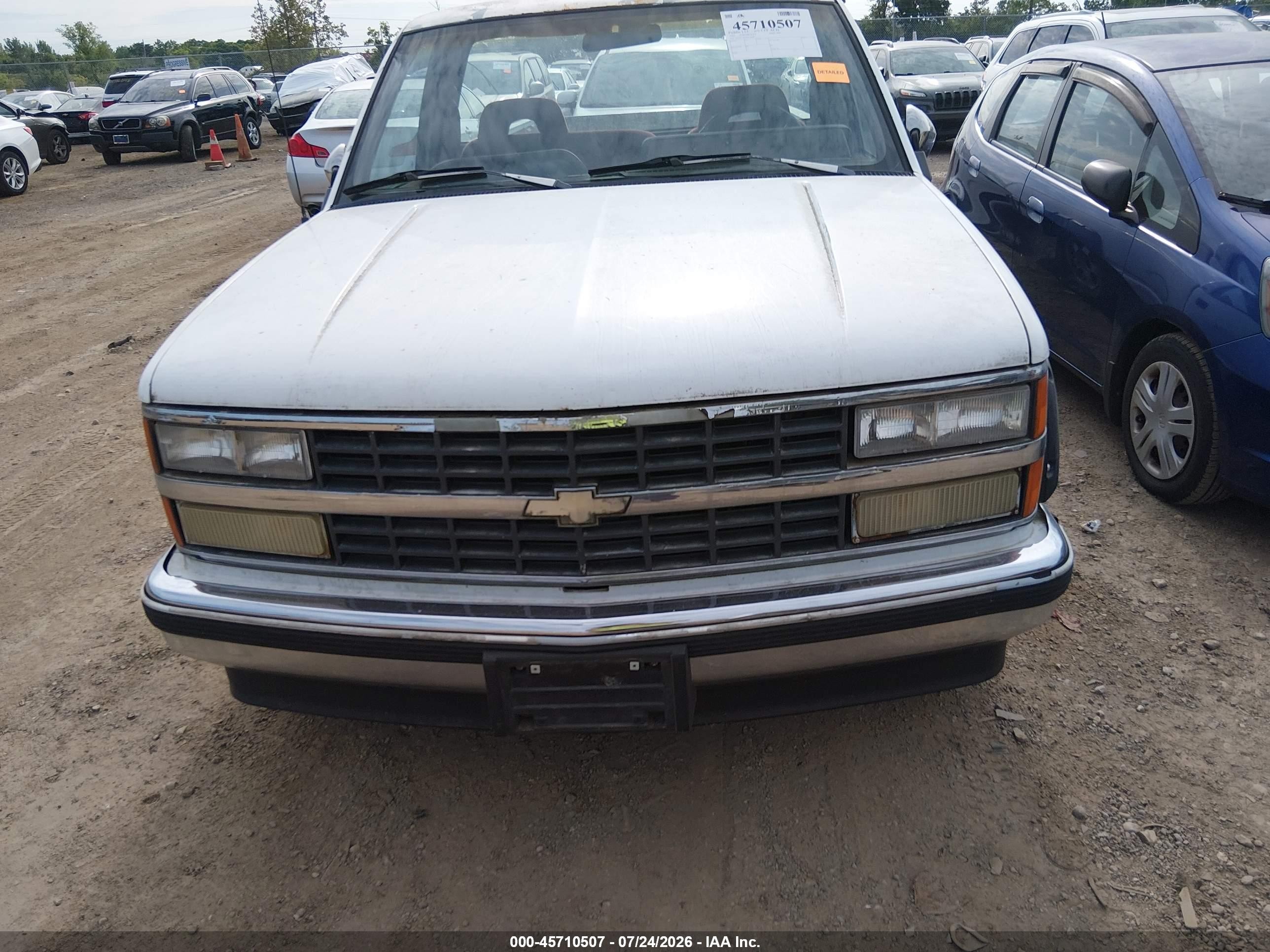 1992 Chevrolet Gmt-400 C1500 White vin: 1GCEC14K6NE138683