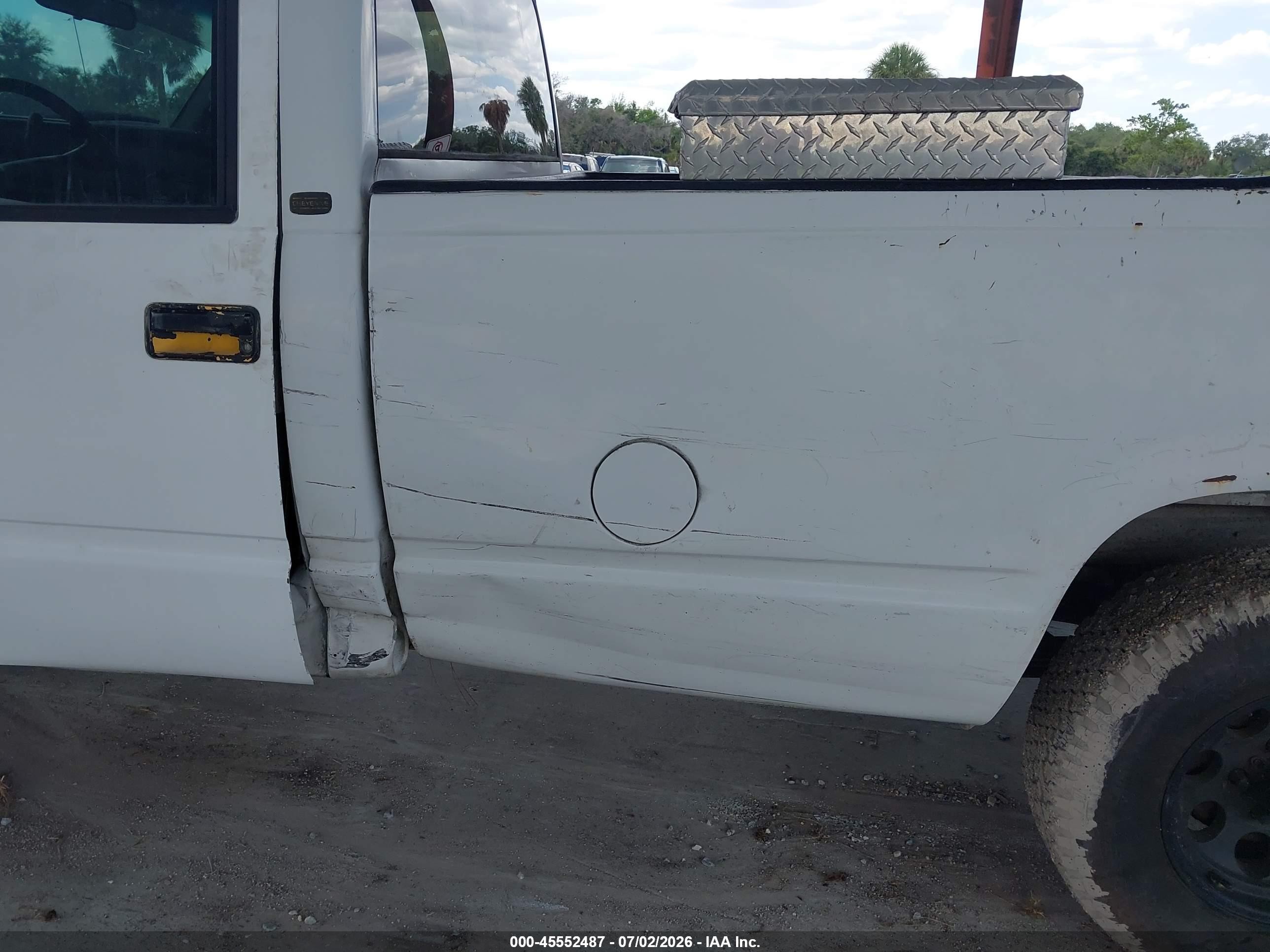 1997 Chevrolet C/k 1500 Fleetside White vin: 1GCEC14M0VZ208186