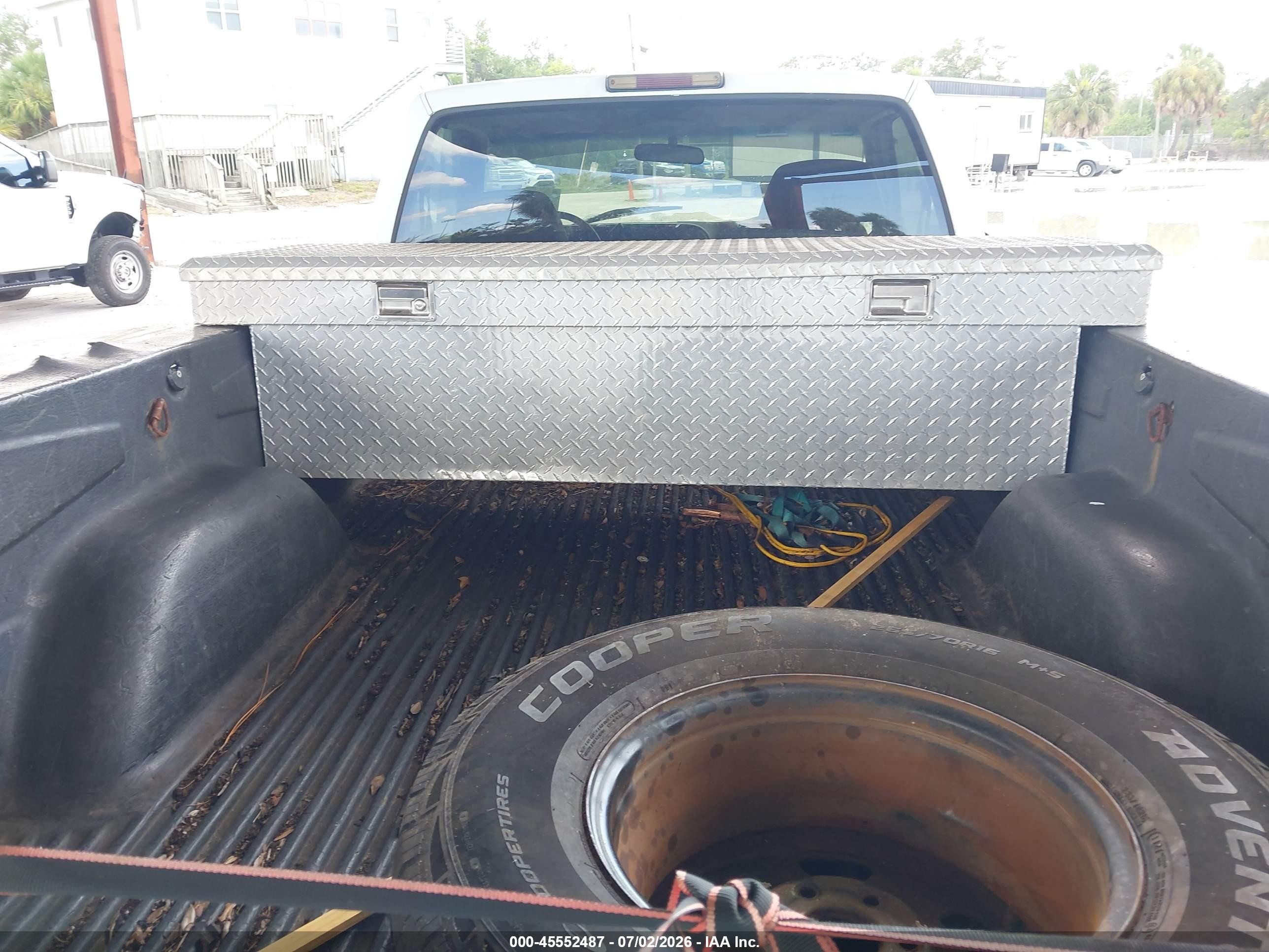 1997 Chevrolet C/k 1500 Fleetside White vin: 1GCEC14M0VZ208186