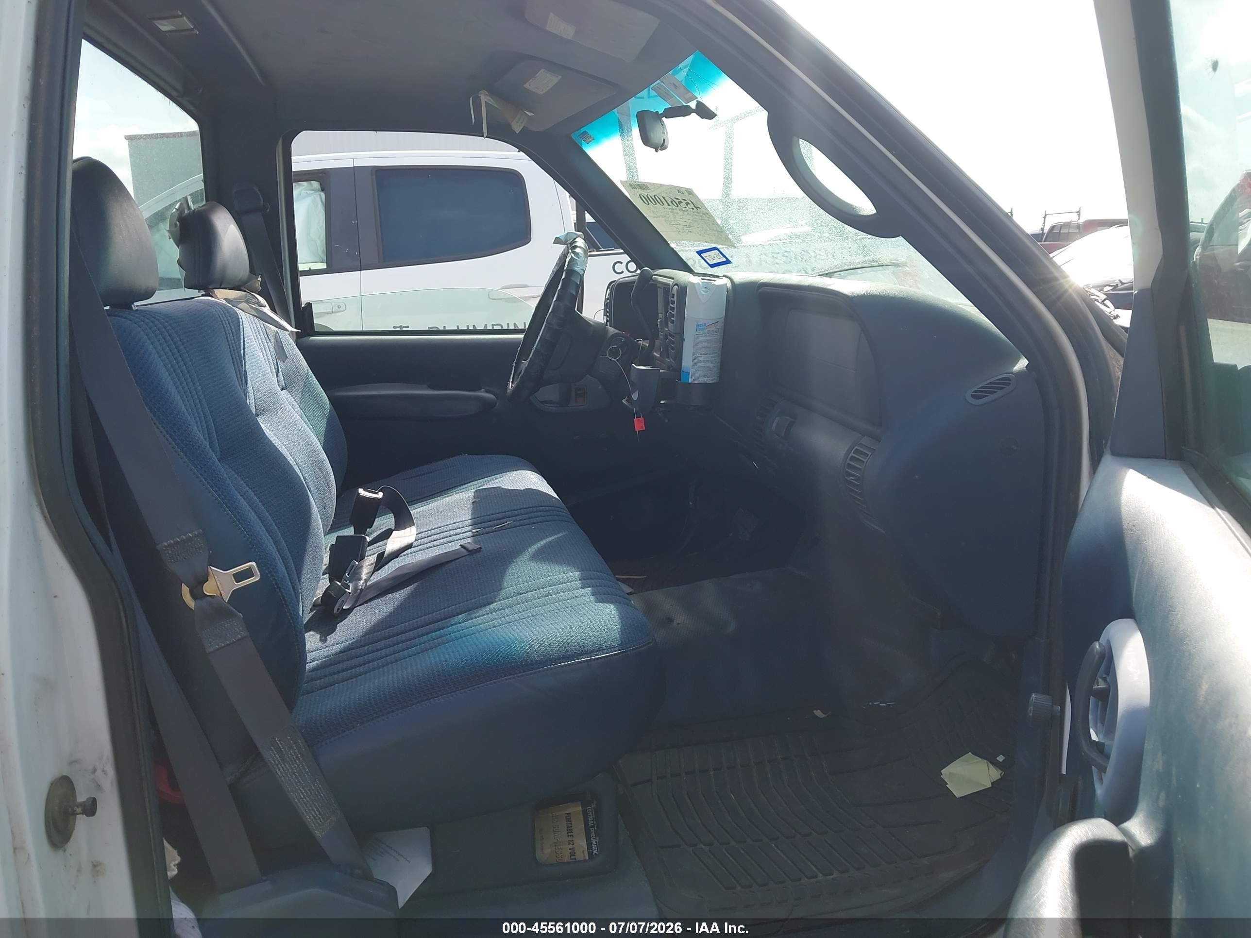 1998 Chevrolet C/k 1500 Fleetside White vin: 1GCEC14M0WZ211915
