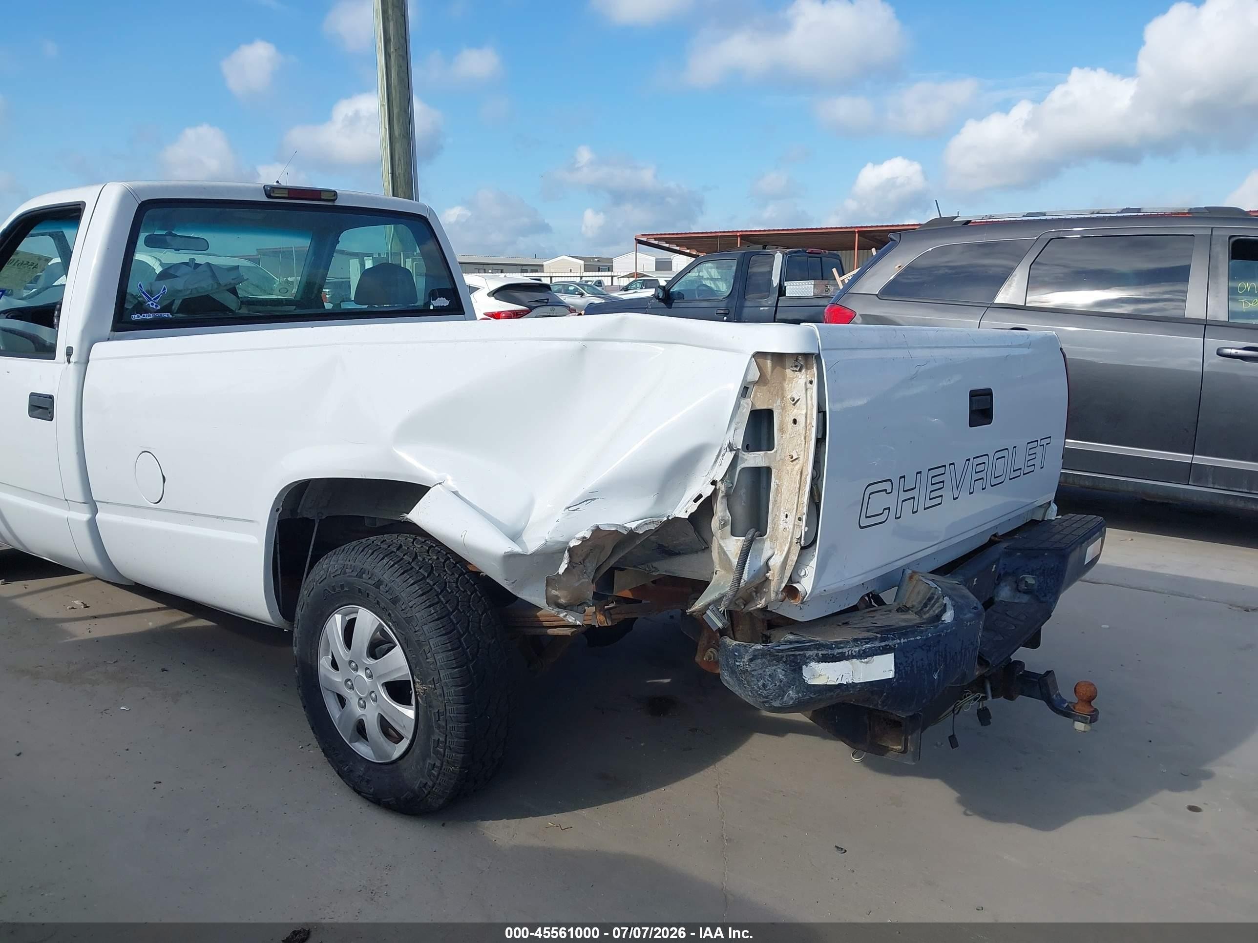 1998 Chevrolet C/k 1500 Fleetside White vin: 1GCEC14M0WZ211915