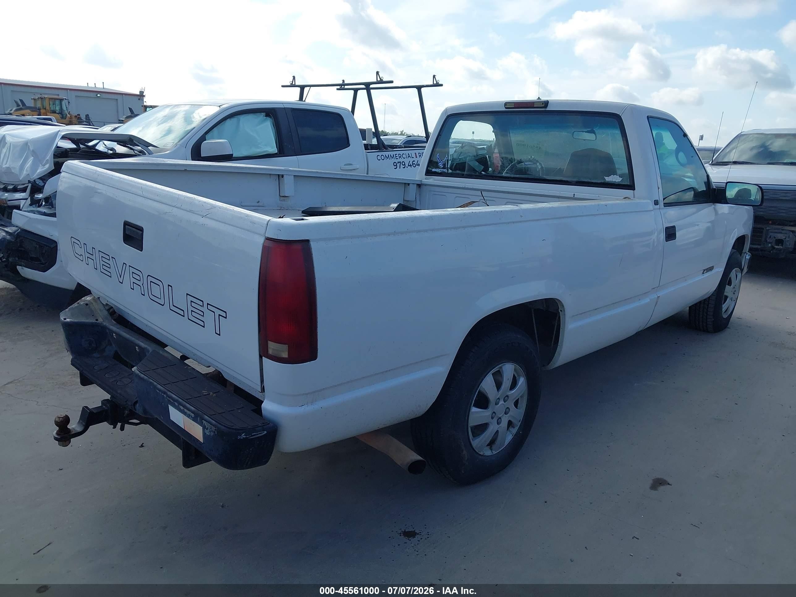 1998 Chevrolet C/k 1500 Fleetside White vin: 1GCEC14M0WZ211915