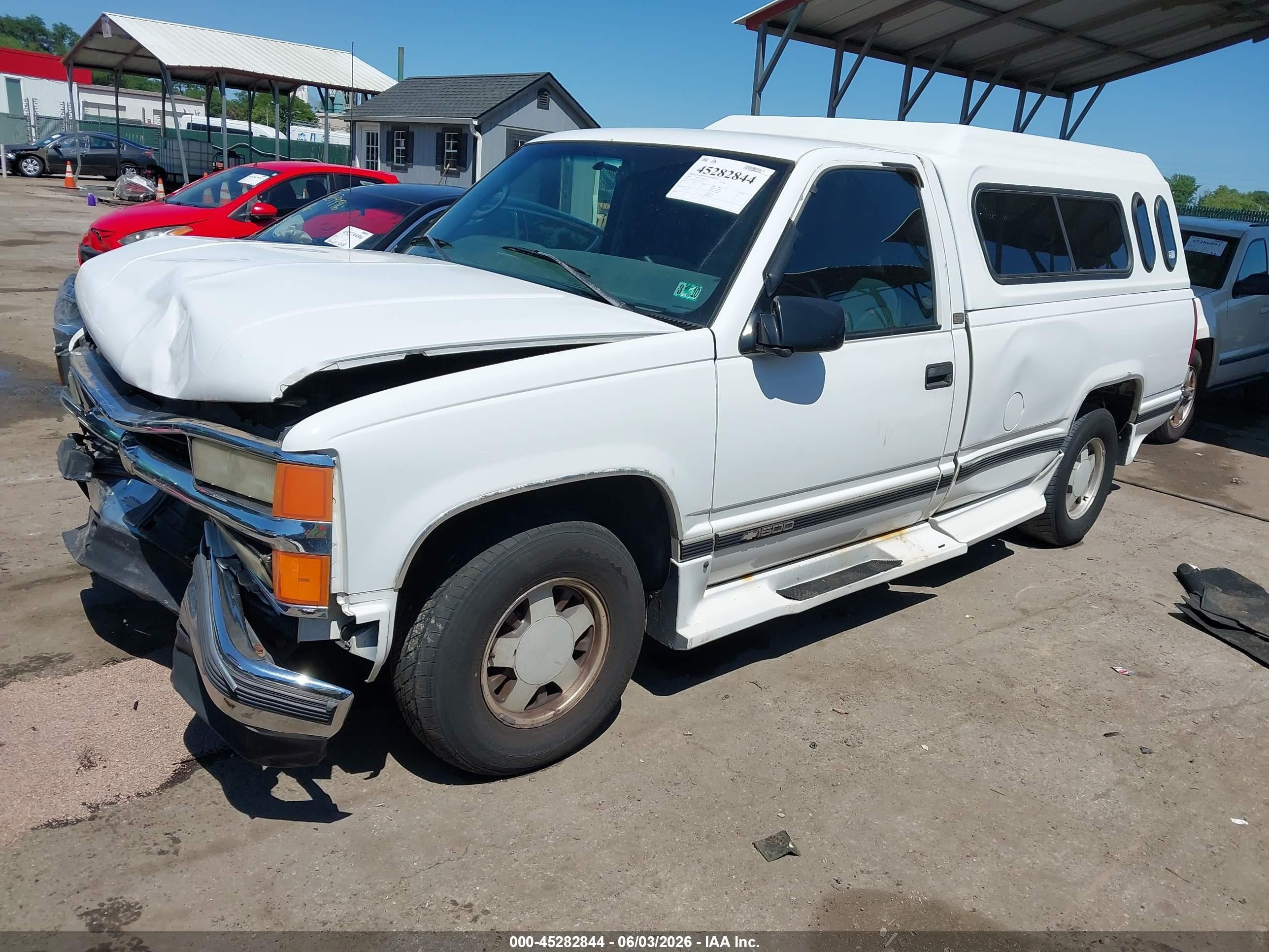 1997 Chevrolet C1500 Fleetside White vin: 1GCEC14R3VE189037