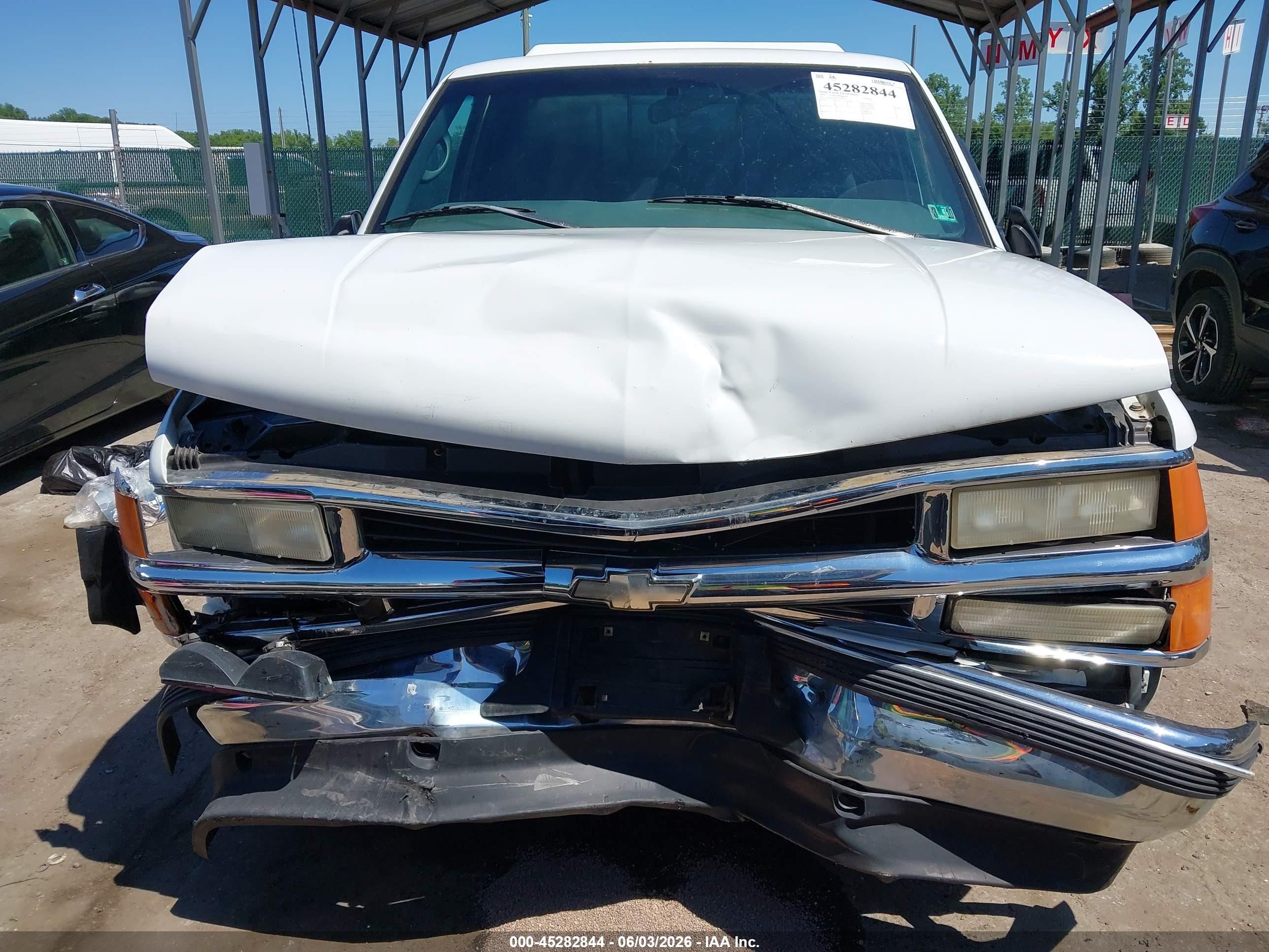 1997 Chevrolet C1500 Fleetside White vin: 1GCEC14R3VE189037