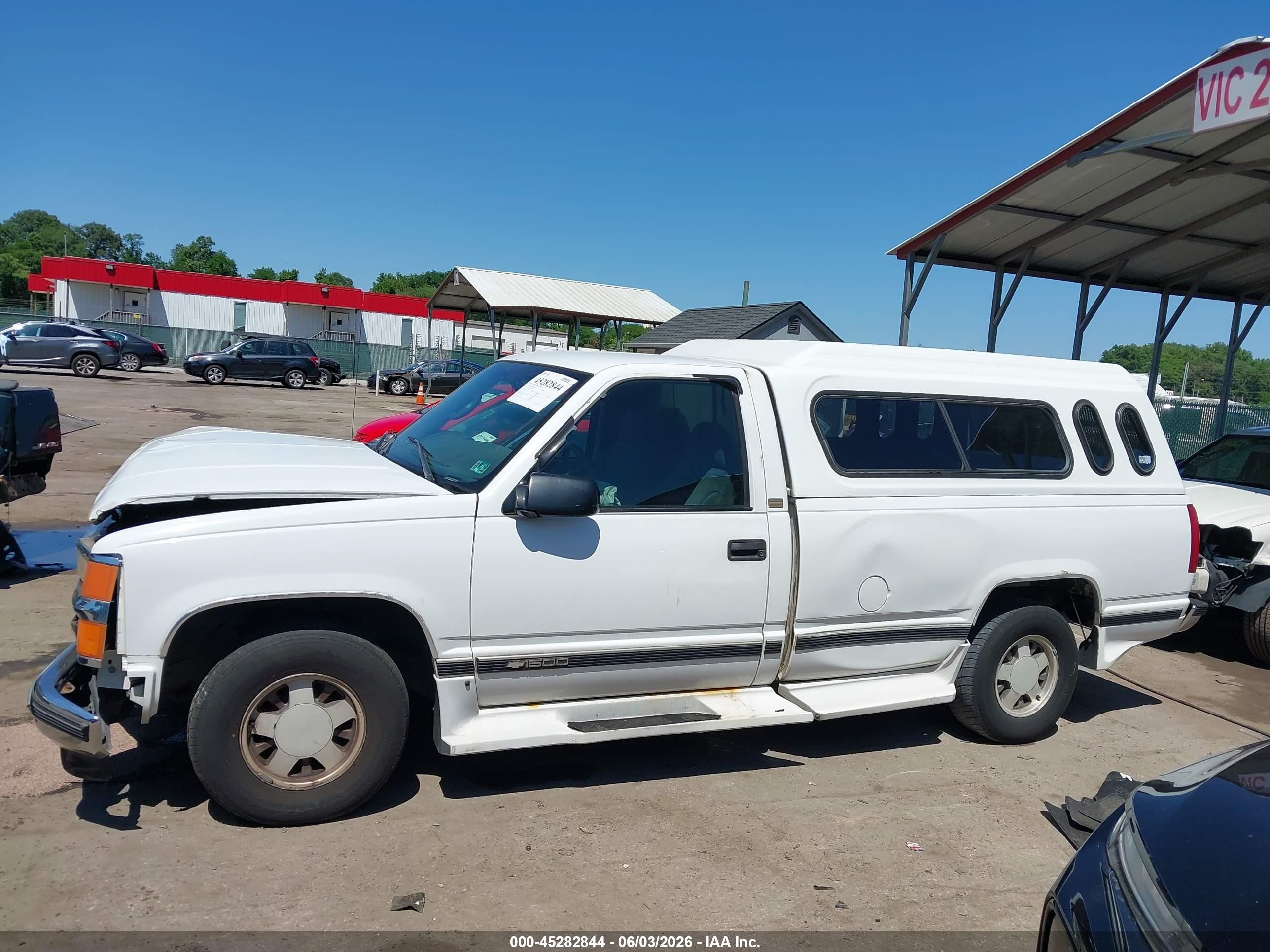 1997 Chevrolet C1500 Fleetside White vin: 1GCEC14R3VE189037