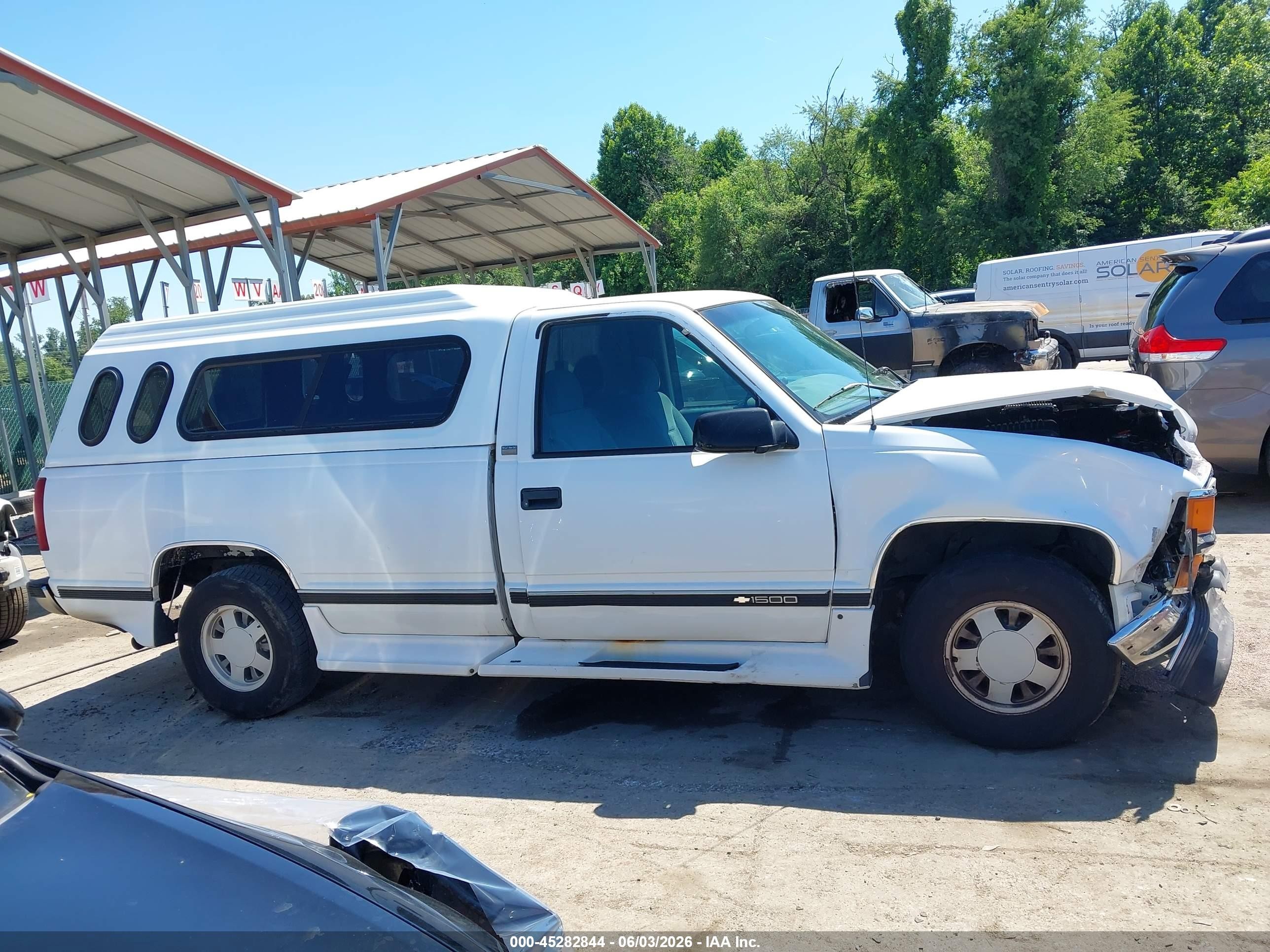 1997 Chevrolet C1500 Fleetside White vin: 1GCEC14R3VE189037