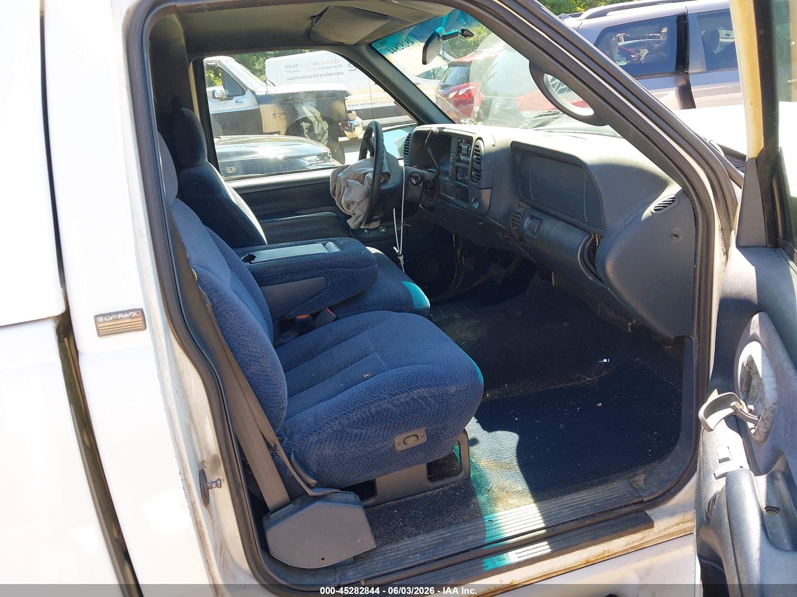 1997 Chevrolet C1500 Fleetside White vin: 1GCEC14R3VE189037