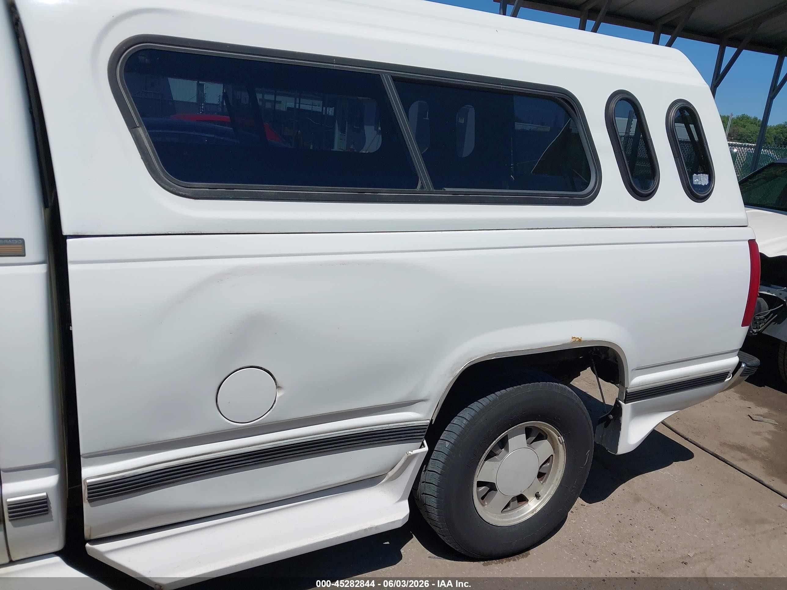 1997 Chevrolet C1500 Fleetside White vin: 1GCEC14R3VE189037