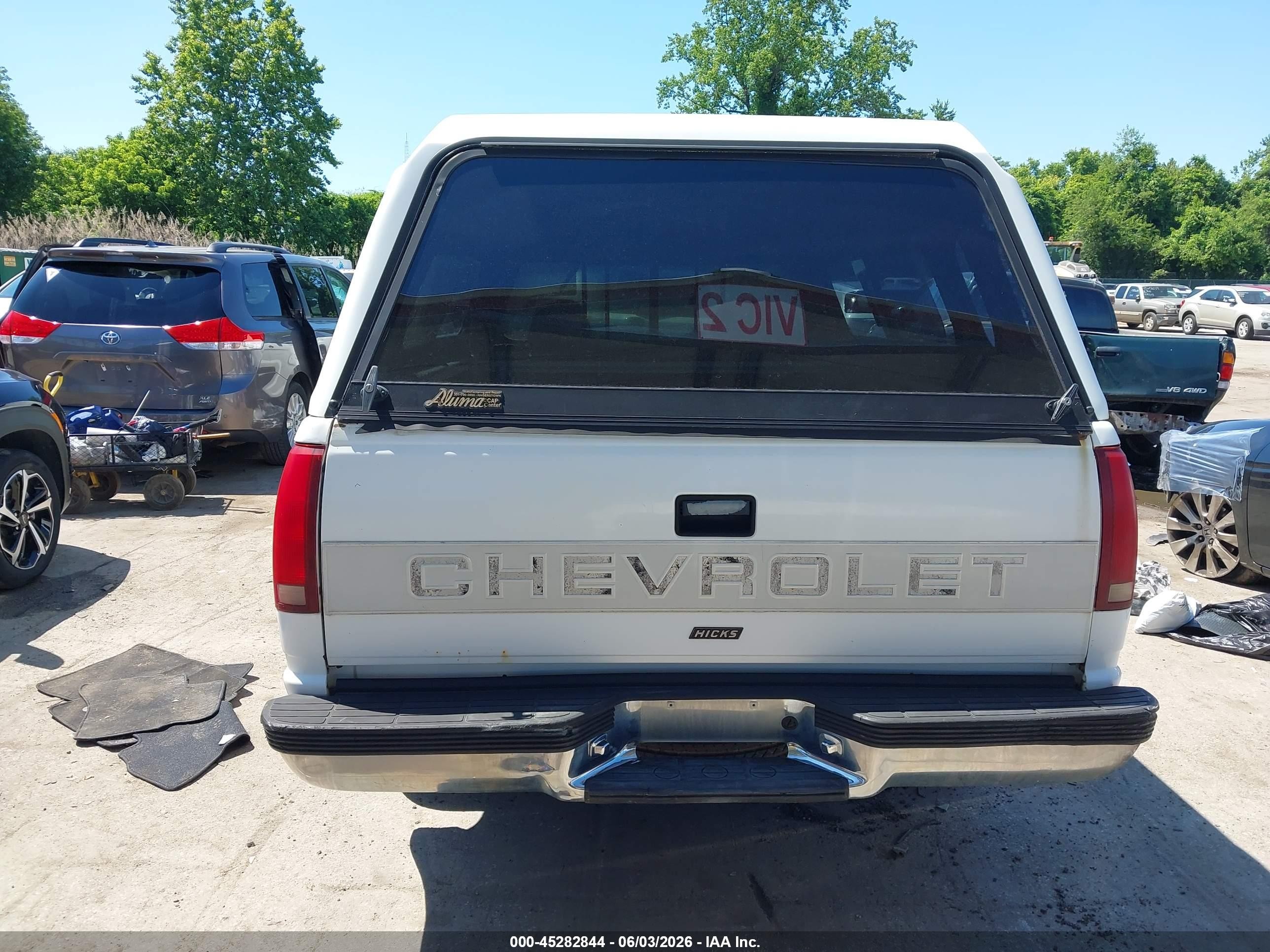 1997 Chevrolet C1500 Fleetside White vin: 1GCEC14R3VE189037