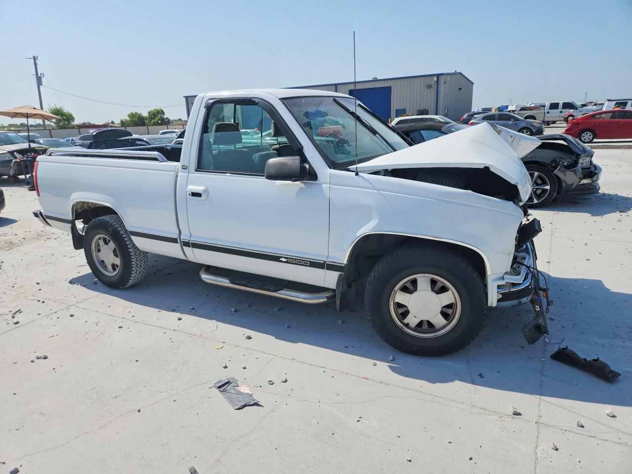 1997 Chevrolet Gmt-400 C1500 White vin: 1GCEC14R8VZ196249