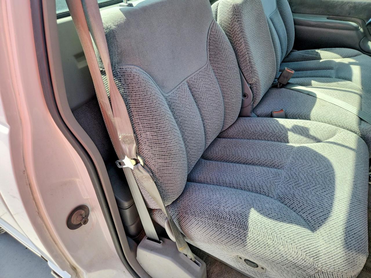 1997 Chevrolet Gmt-400 C1500 White vin: 1GCEC14R8VZ196249