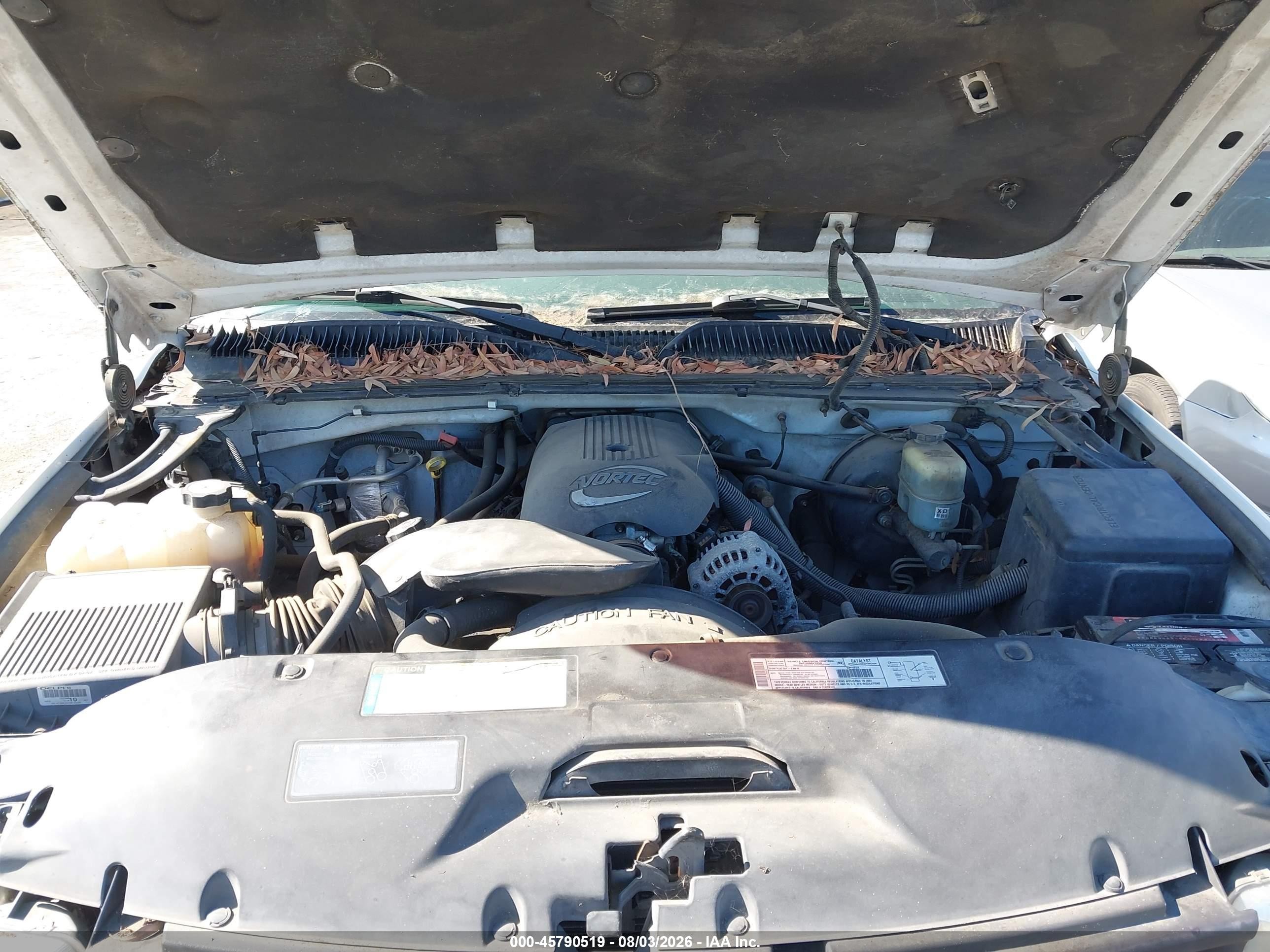 2001 Chevrolet Silverado 1500   White vin: 1GCEC14T01E118593