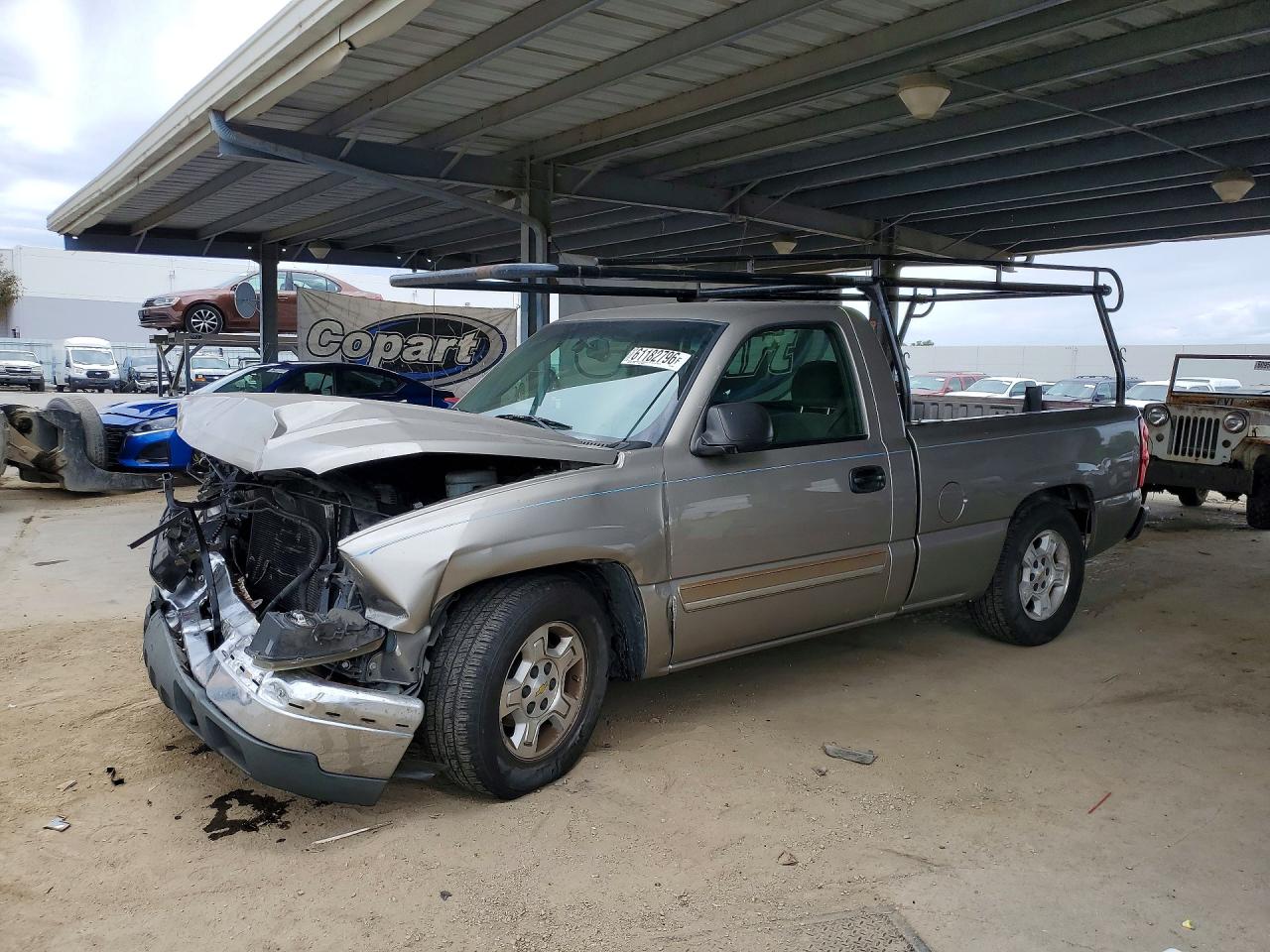 2003 Chevrolet Silverado C1500 White vin: 1GCEC14T03Z258607