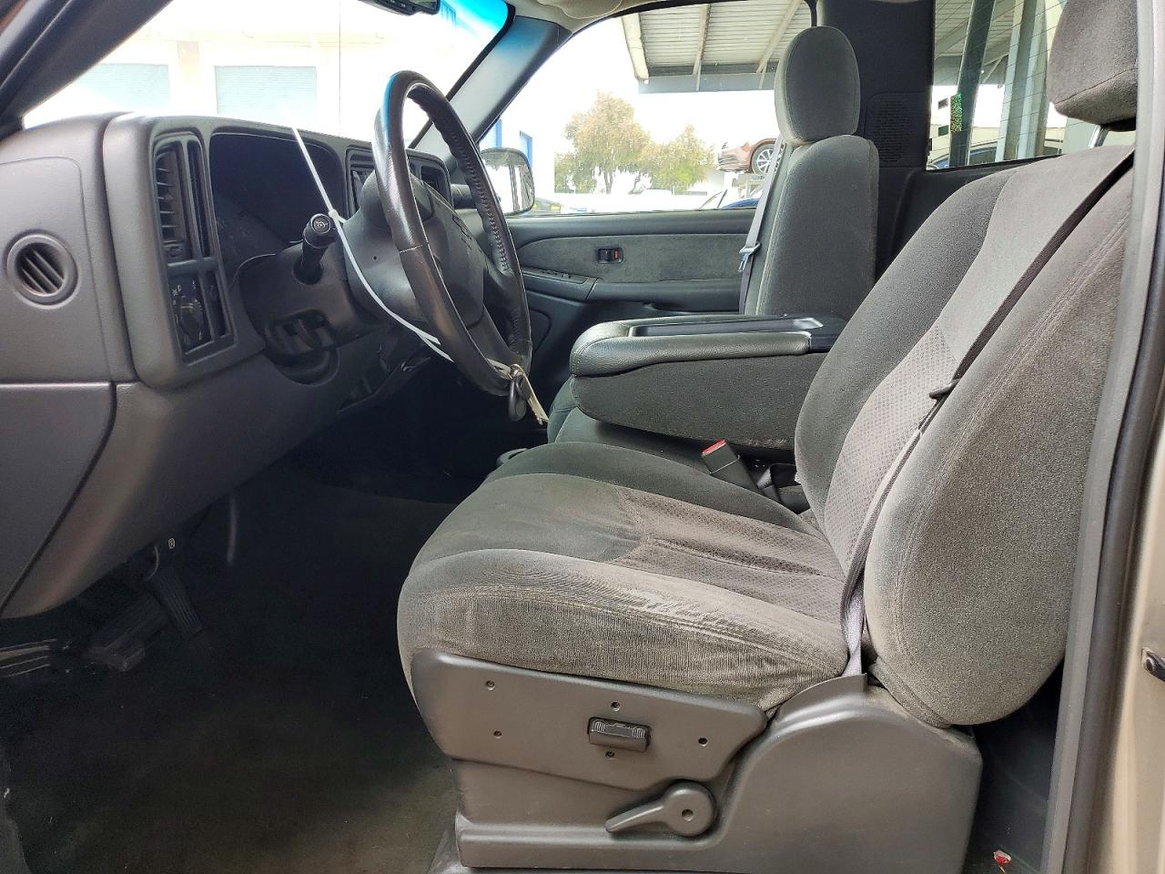 2003 Chevrolet Silverado C1500 White vin: 1GCEC14T03Z258607
