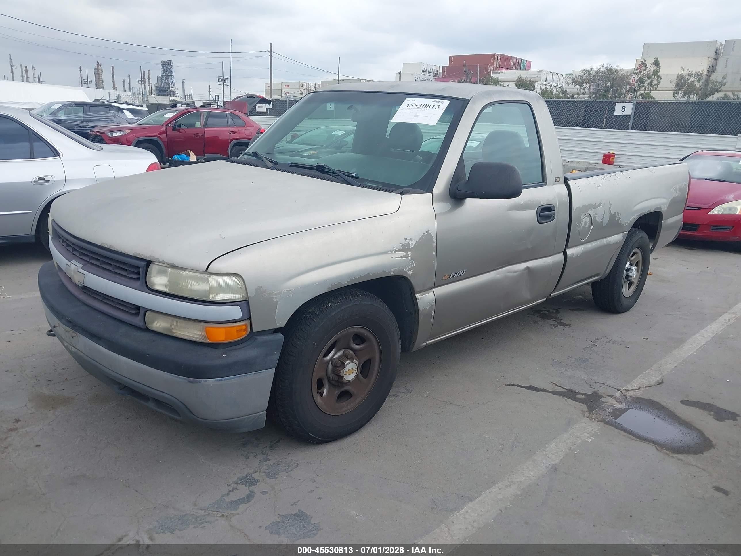 2000 Chevrolet Silverado 1500   Silver vin: 1GCEC14T0YE316908