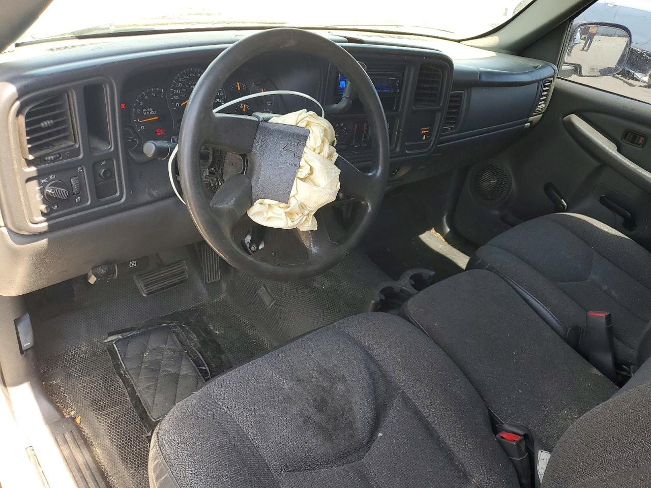 2004 Chevrolet Silverado C1500 White vin: 1GCEC14T14Z237637