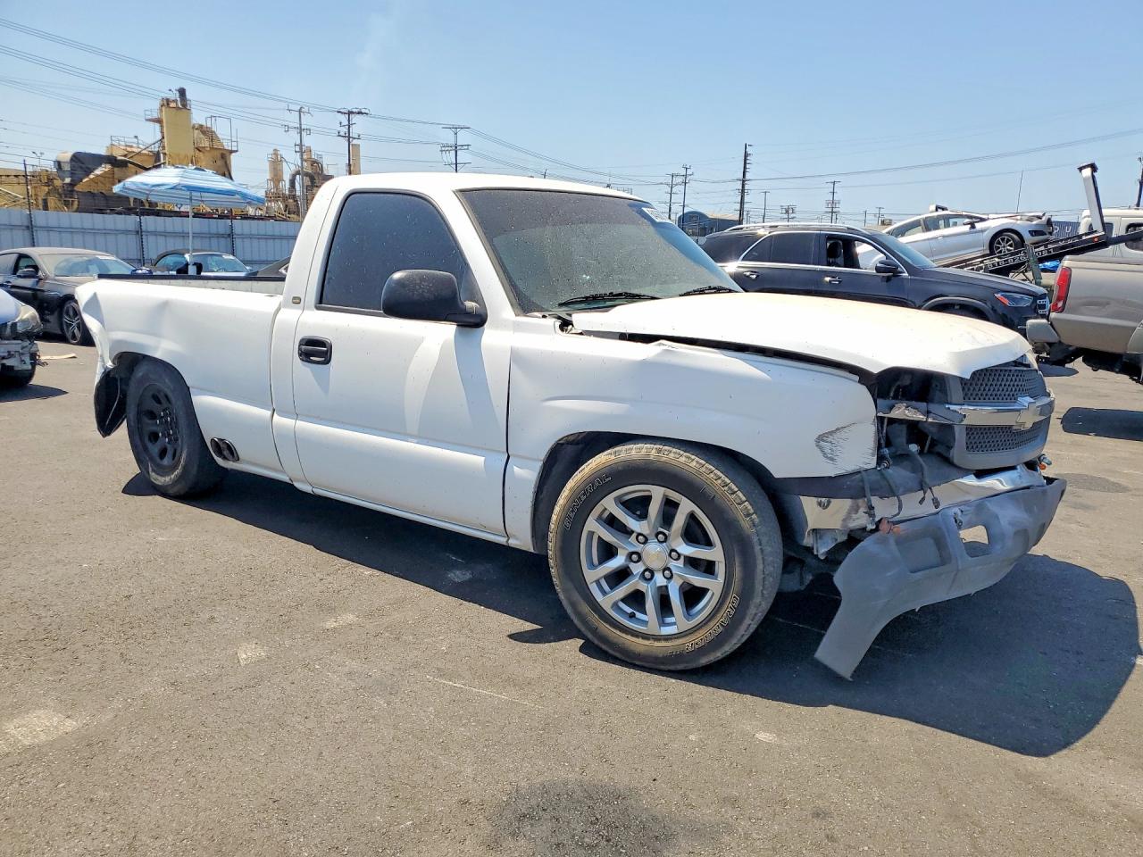 2004 Chevrolet Silverado C1500 White vin: 1GCEC14T14Z237637
