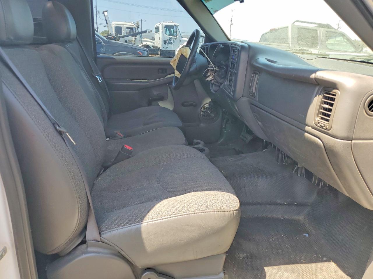 2004 Chevrolet Silverado C1500 White vin: 1GCEC14T14Z237637
