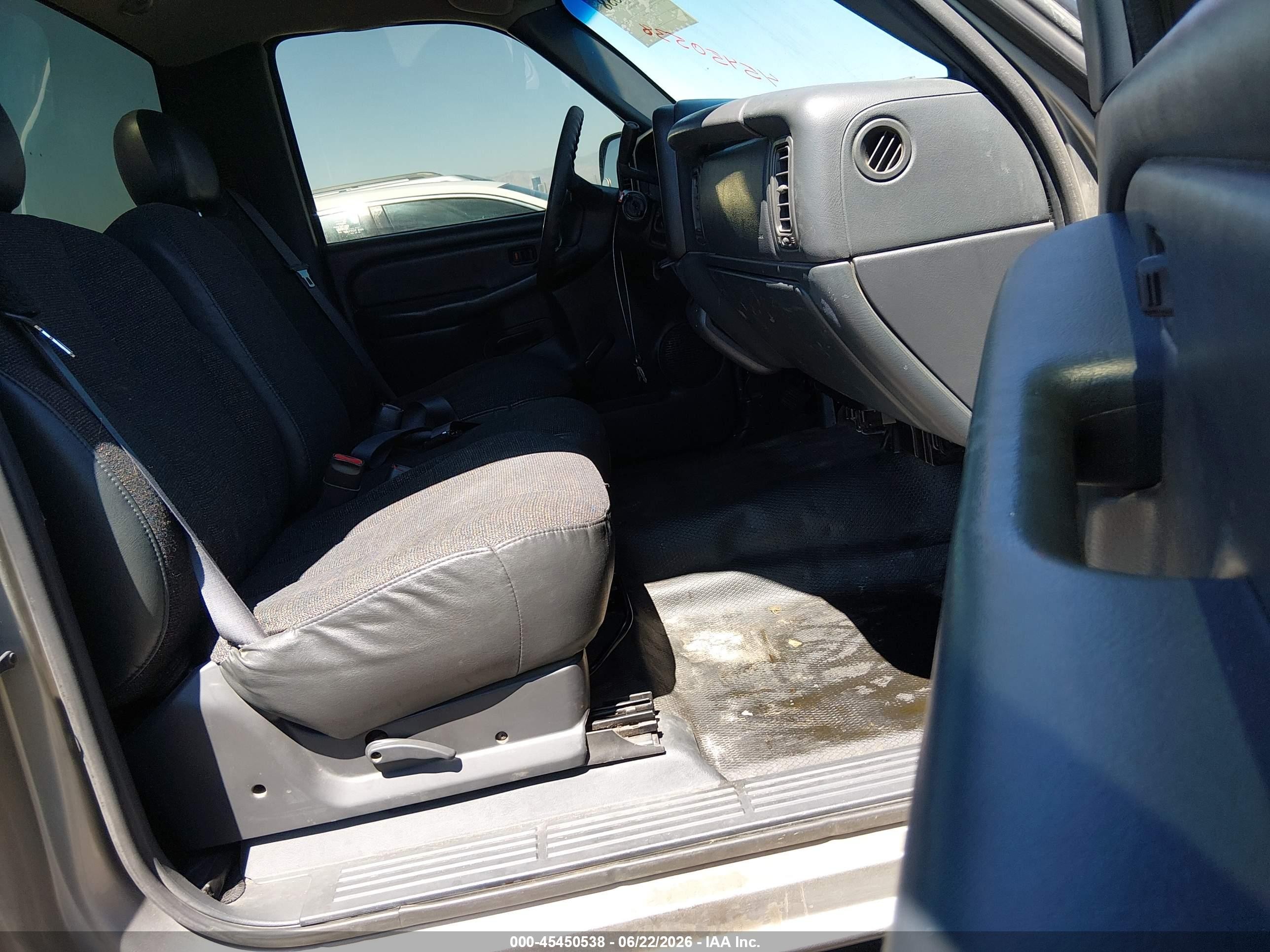 2000 Chevrolet Silverado 1500 Beige vin: 1GCEC14T2YZ152201