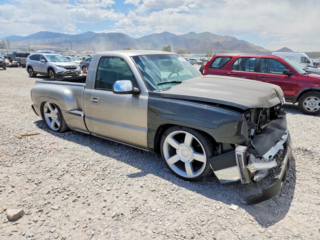 2001 Chevrolet Silverado C1500 Two Tone vin: 1GCEC14T31Z101568