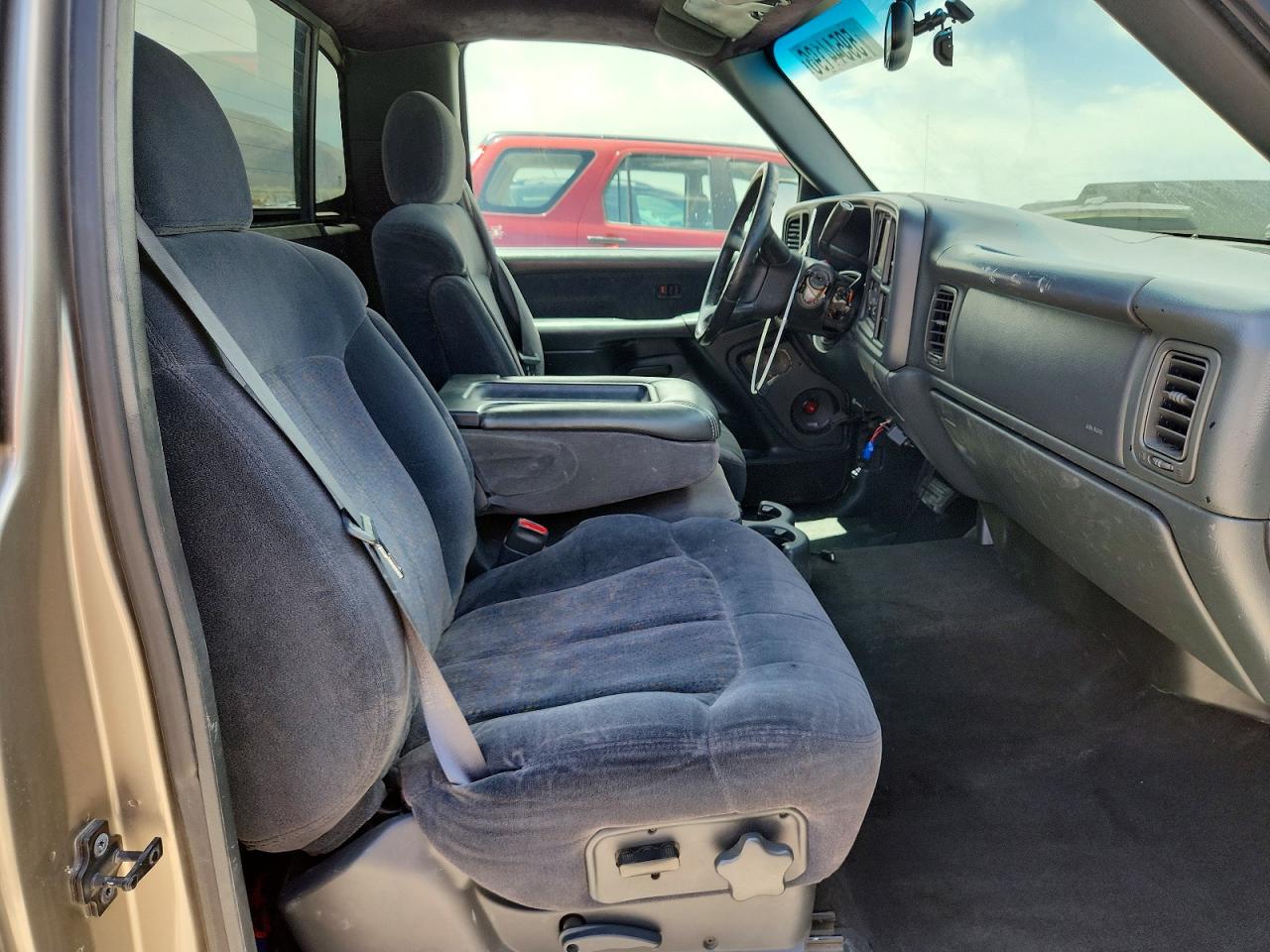 2001 Chevrolet Silverado C1500 Two Tone vin: 1GCEC14T31Z101568