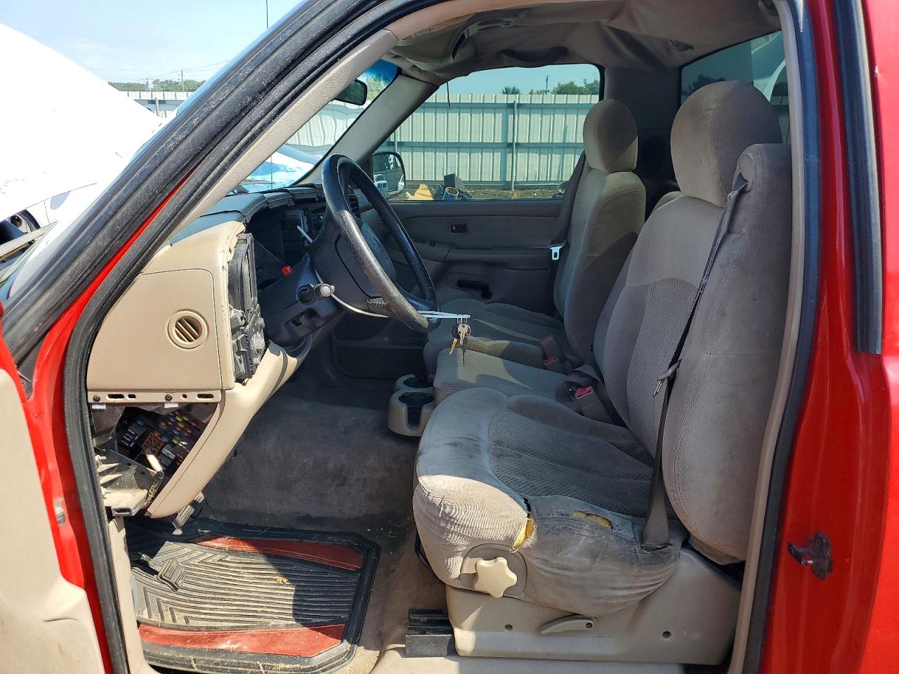 2002 Chevrolet Silverado C1500 Red vin: 1GCEC14T32Z322461