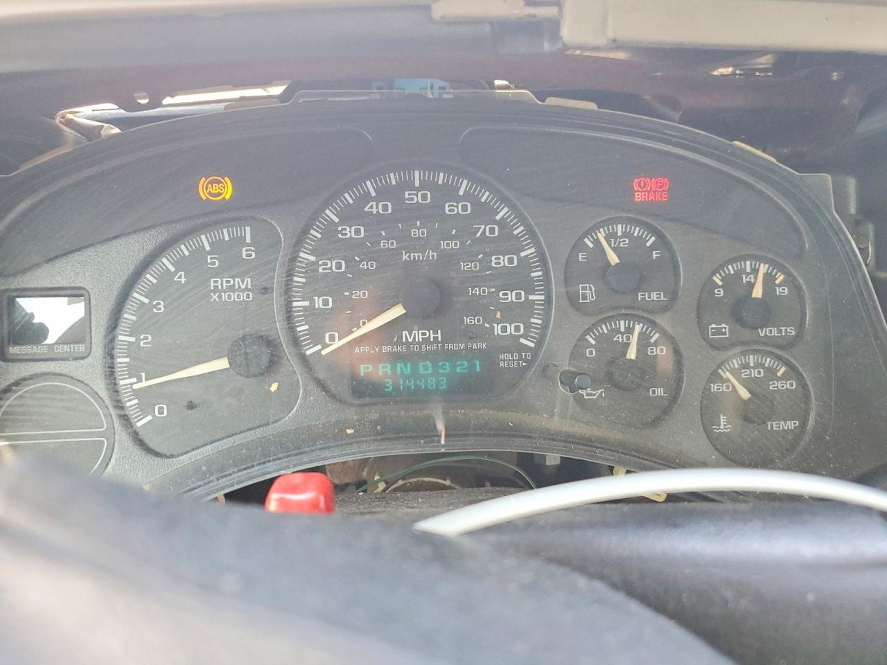 2002 Chevrolet Silverado C1500 Red vin: 1GCEC14T32Z322461