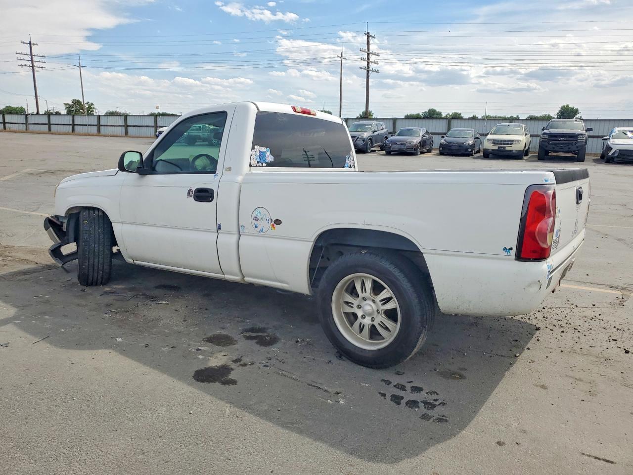 2004 Chevrolet Silverado C1500 White vin: 1GCEC14T34Z120769