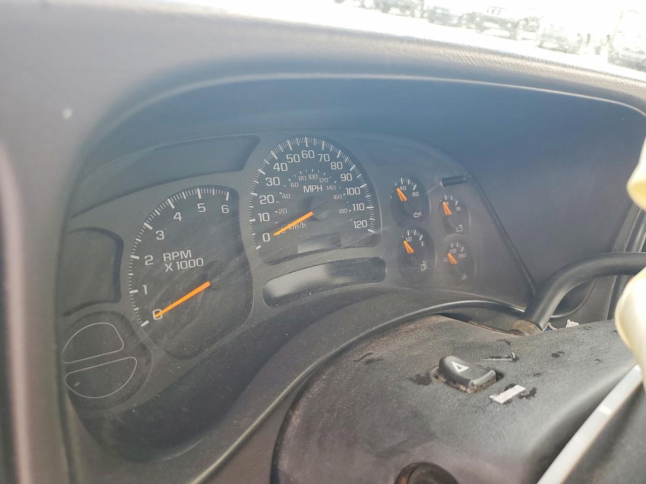 2004 Chevrolet Silverado C1500 White vin: 1GCEC14T34Z120769