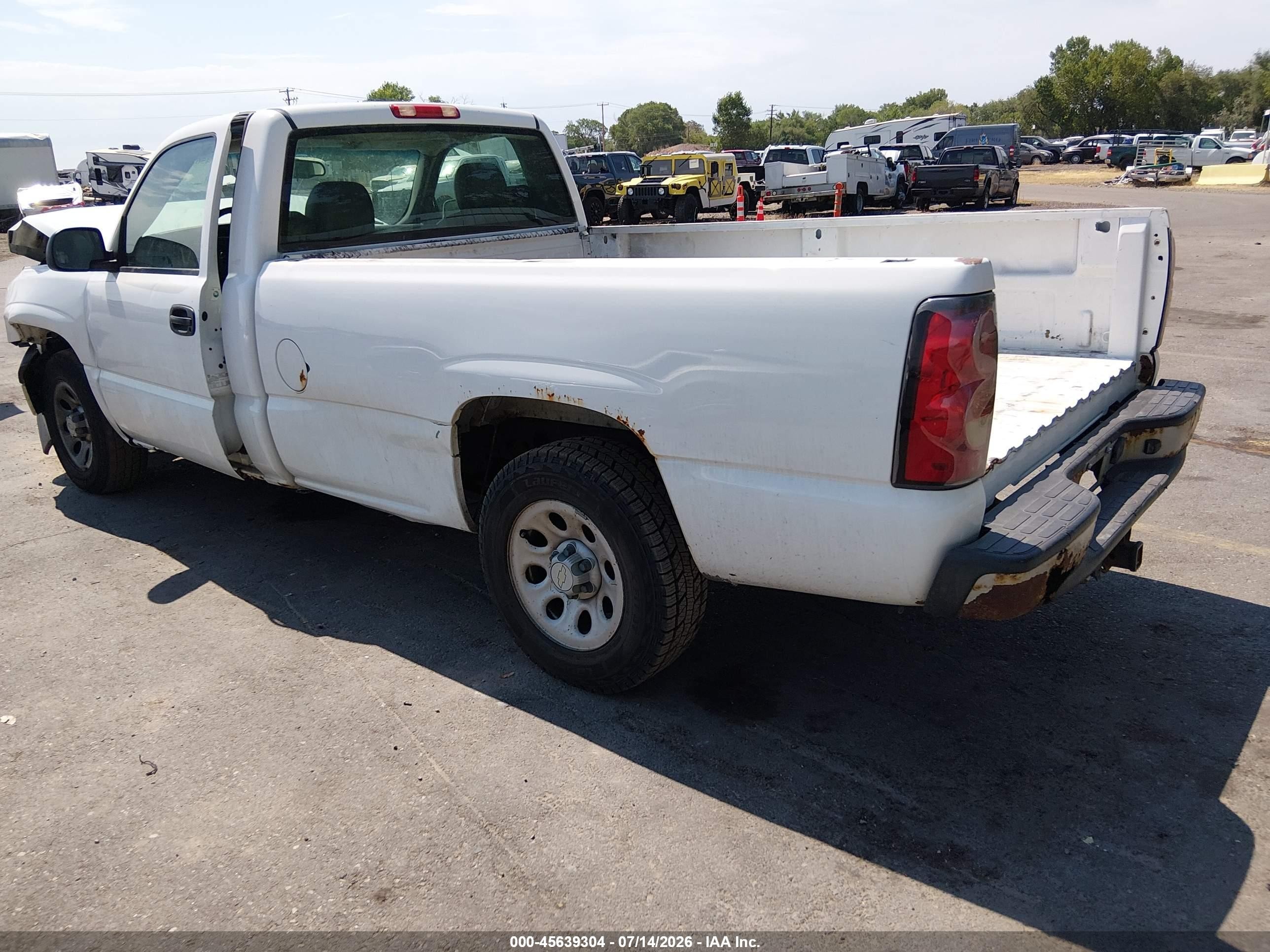 2005 Chevrolet Silverado 1500 Work Truck White vin: 1GCEC14T55Z281612