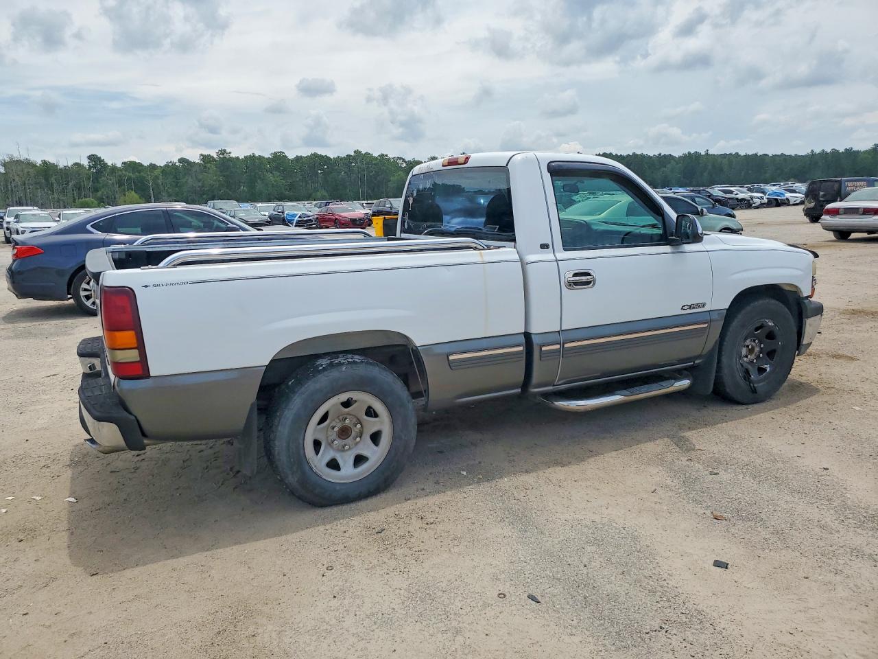 2000 Chevrolet Silverado C1500 White vin: 1GCEC14T5YZ176637