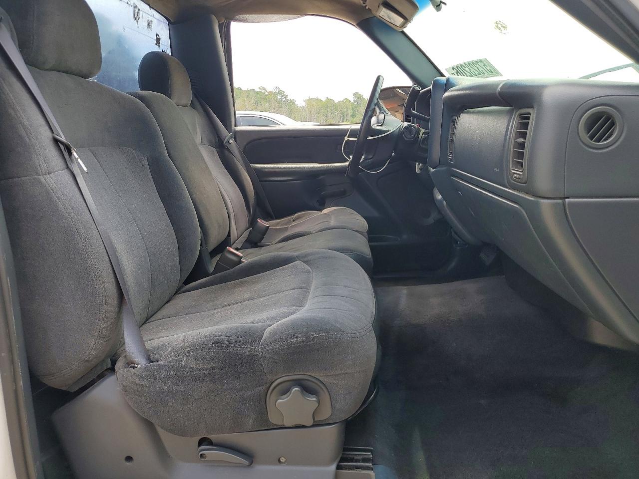 2000 Chevrolet Silverado C1500 White vin: 1GCEC14T5YZ176637