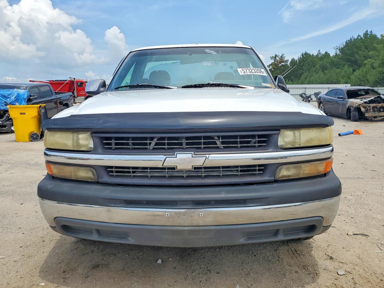 2000 Chevrolet Silverado C1500 White vin: 1GCEC14T5YZ176637