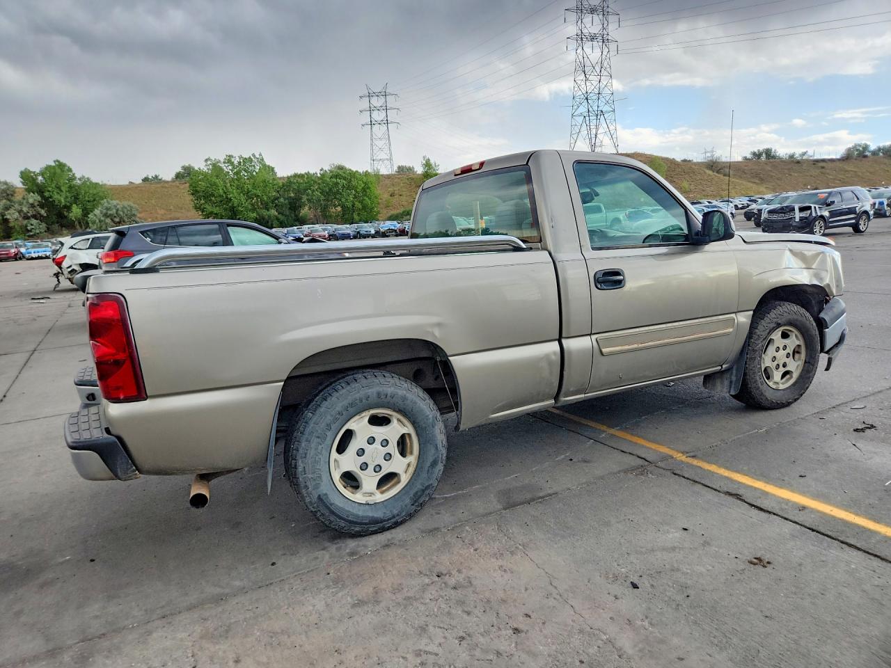 2003 Chevrolet Silverado C1500 Beige vin: 1GCEC14T63Z160701