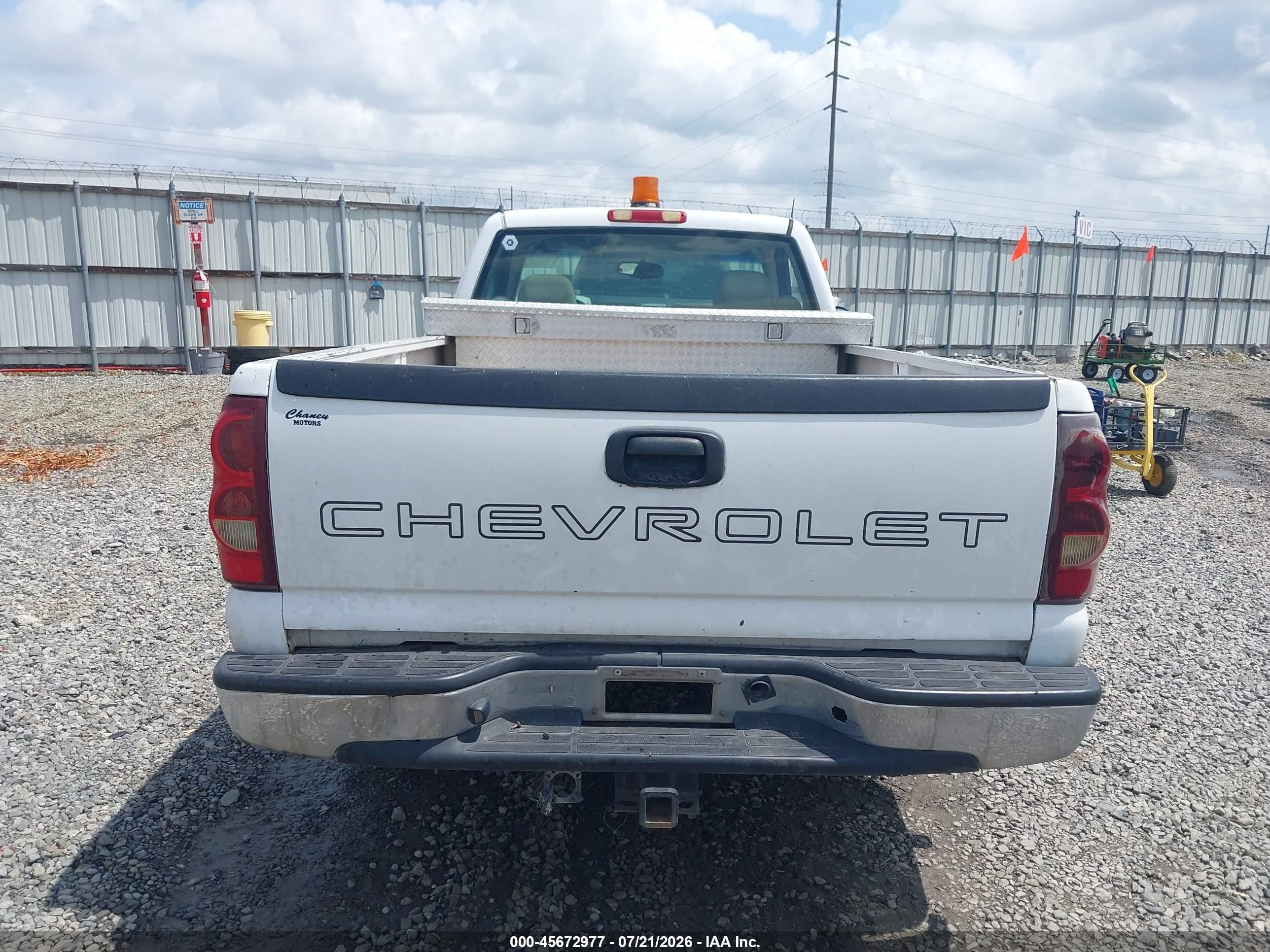 2003 Chevrolet Silverado 1500 Work Truck White vin: 1GCEC14T73Z271936