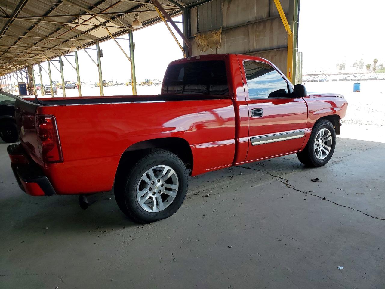 2003 Chevrolet Silverado C1500 Red vin: 1GCEC14T73Z322285