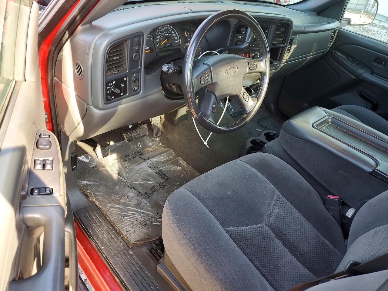 2005 Chevrolet Silverado C1500 Red vin: 1GCEC14T75Z234128