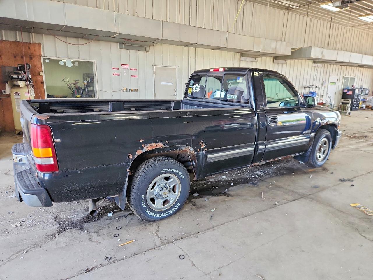 2002 Chevrolet Silverado C1500 Black vin: 1GCEC14T82Z134020
