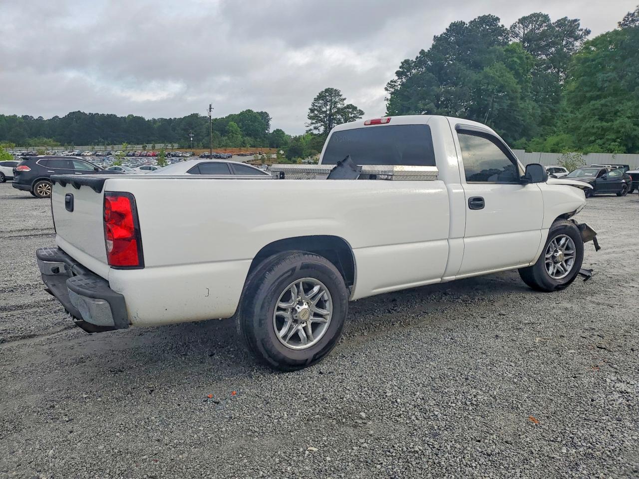 2005 Chevrolet Silverado C1500 White vin: 1GCEC14T85Z250306