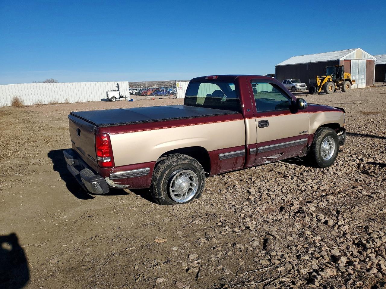 1999 Chevrolet Silverado C1500 Red vin: 1GCEC14T8XZ152251