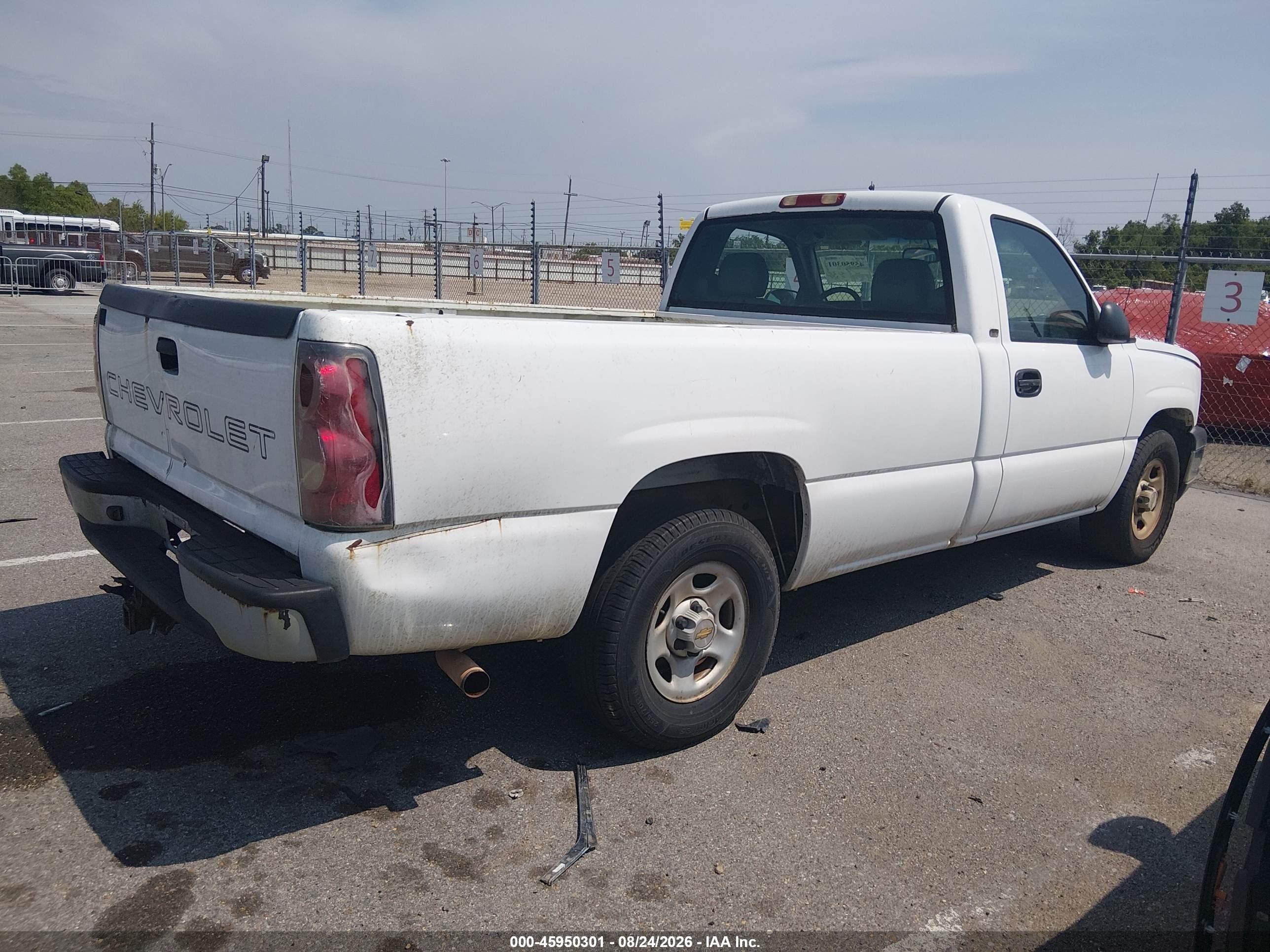 2004 Chevrolet Silverado 1500 Work Truck White vin: 1GCEC14T94Z315341