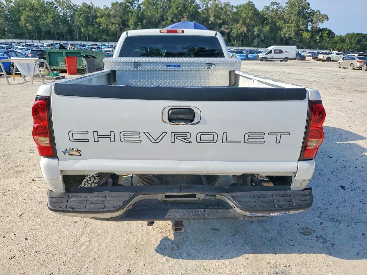 2004 Chevrolet Silverado C1500 White vin: 1GCEC14TX4Z121465