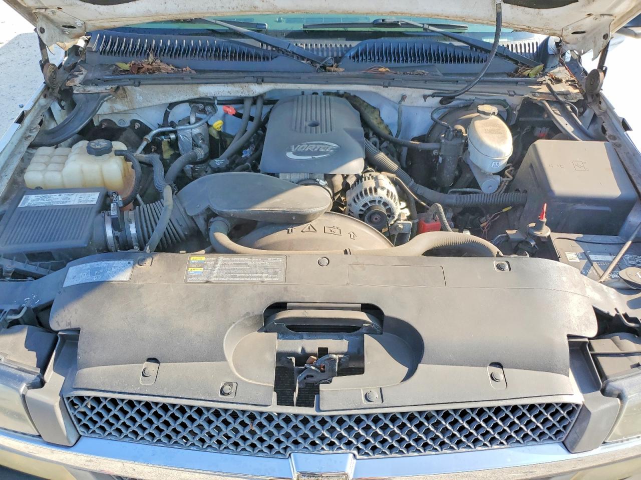 2004 Chevrolet Silverado C1500 White vin: 1GCEC14TX4Z121465
