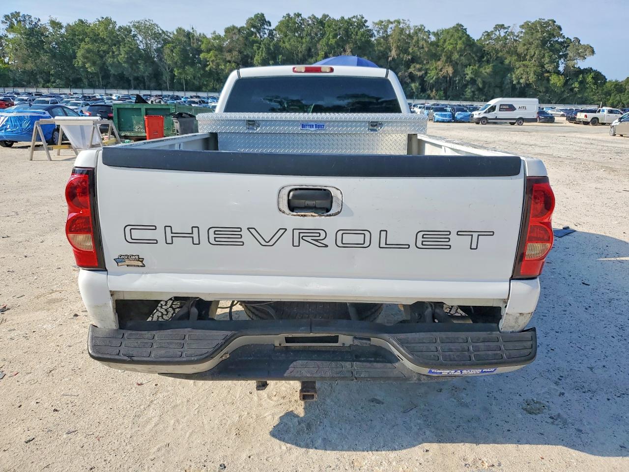 2004 Chevrolet Silverado C1500 White vin: 1GCEC14TX4Z121465