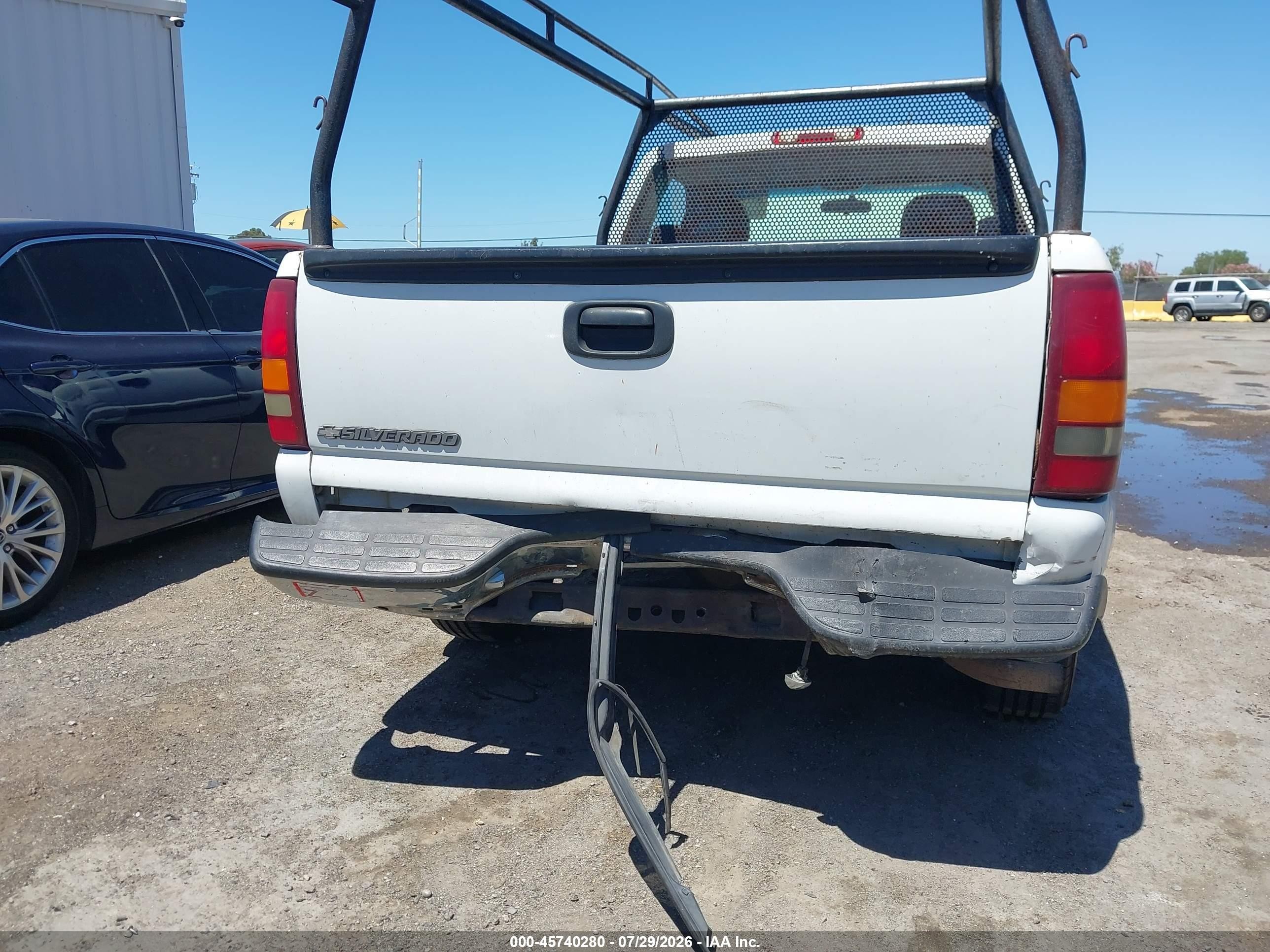 2001 Chevrolet Silverado 1500 Ls White vin: 1GCEC14V01Z233088