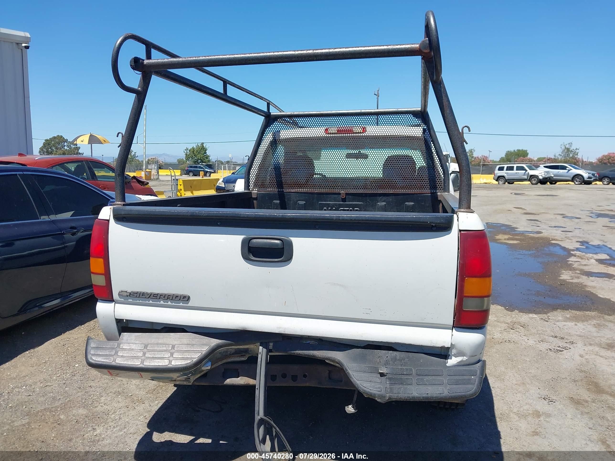 2001 Chevrolet Silverado 1500 Ls White vin: 1GCEC14V01Z233088